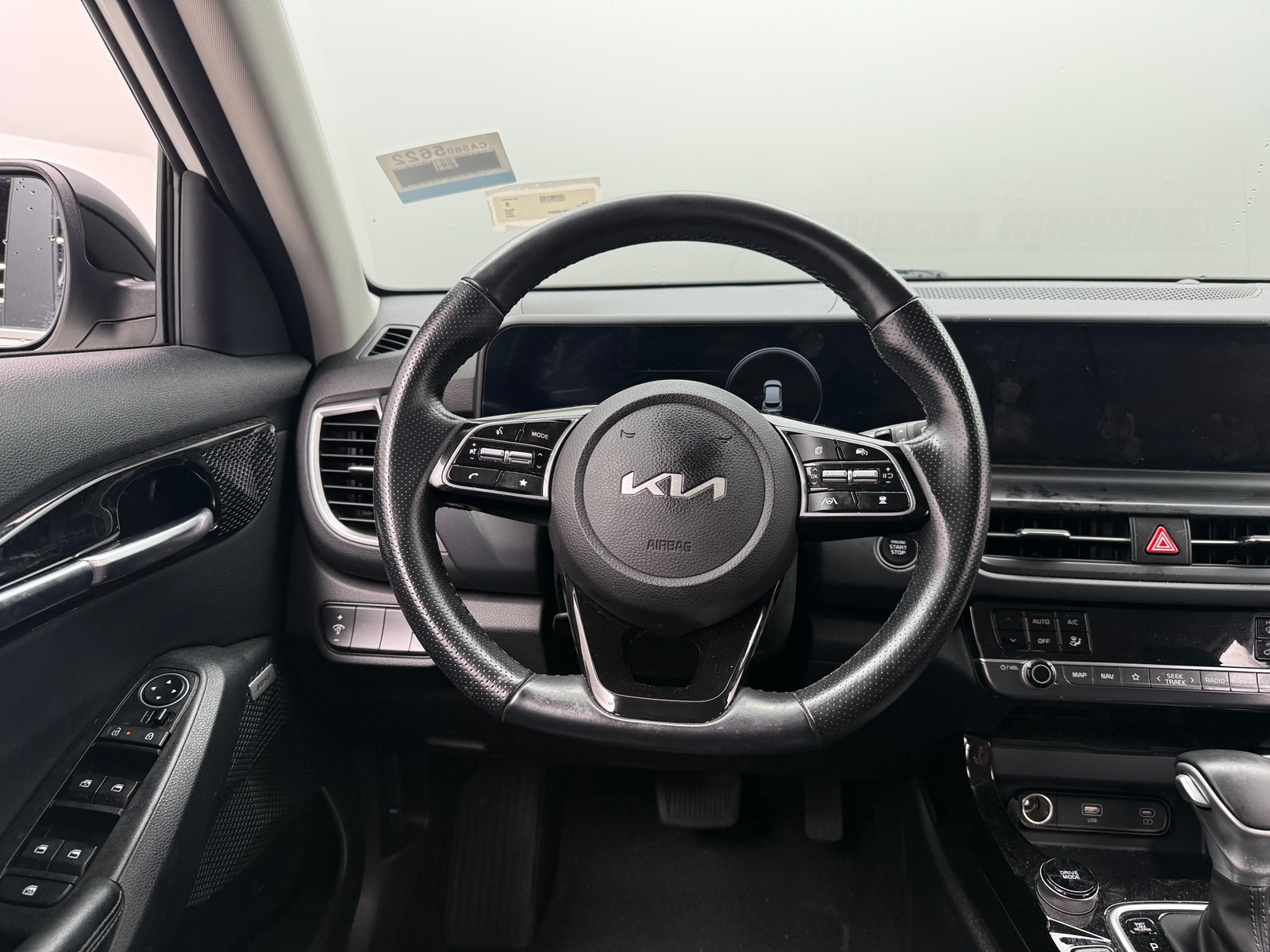 Thumbnail: 2024 Kia Seltos - 4