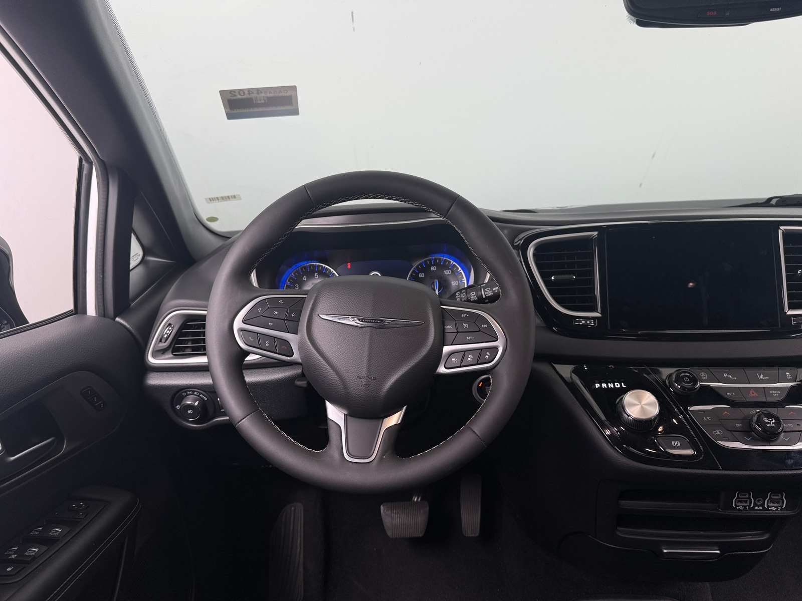 Thumbnail: 2025 Chrysler Pacifica - 4