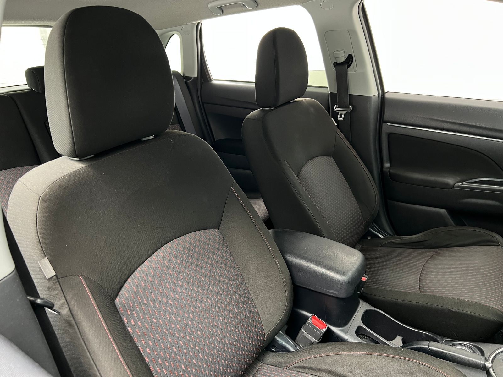 Thumbnail: 2017 Mitsubishi Outlander Sport - 2
