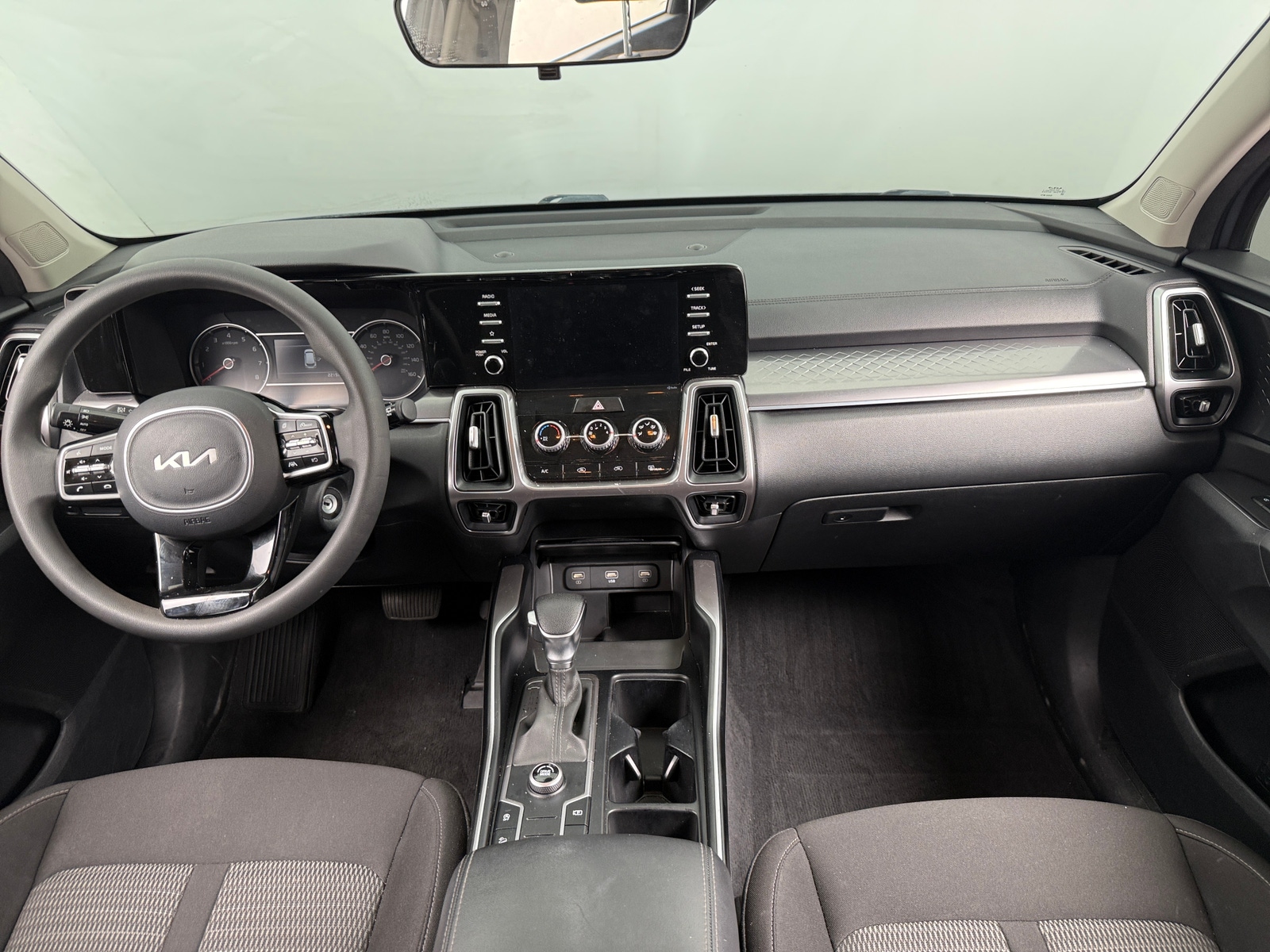 Thumbnail: 2023 Kia Sorento - 3