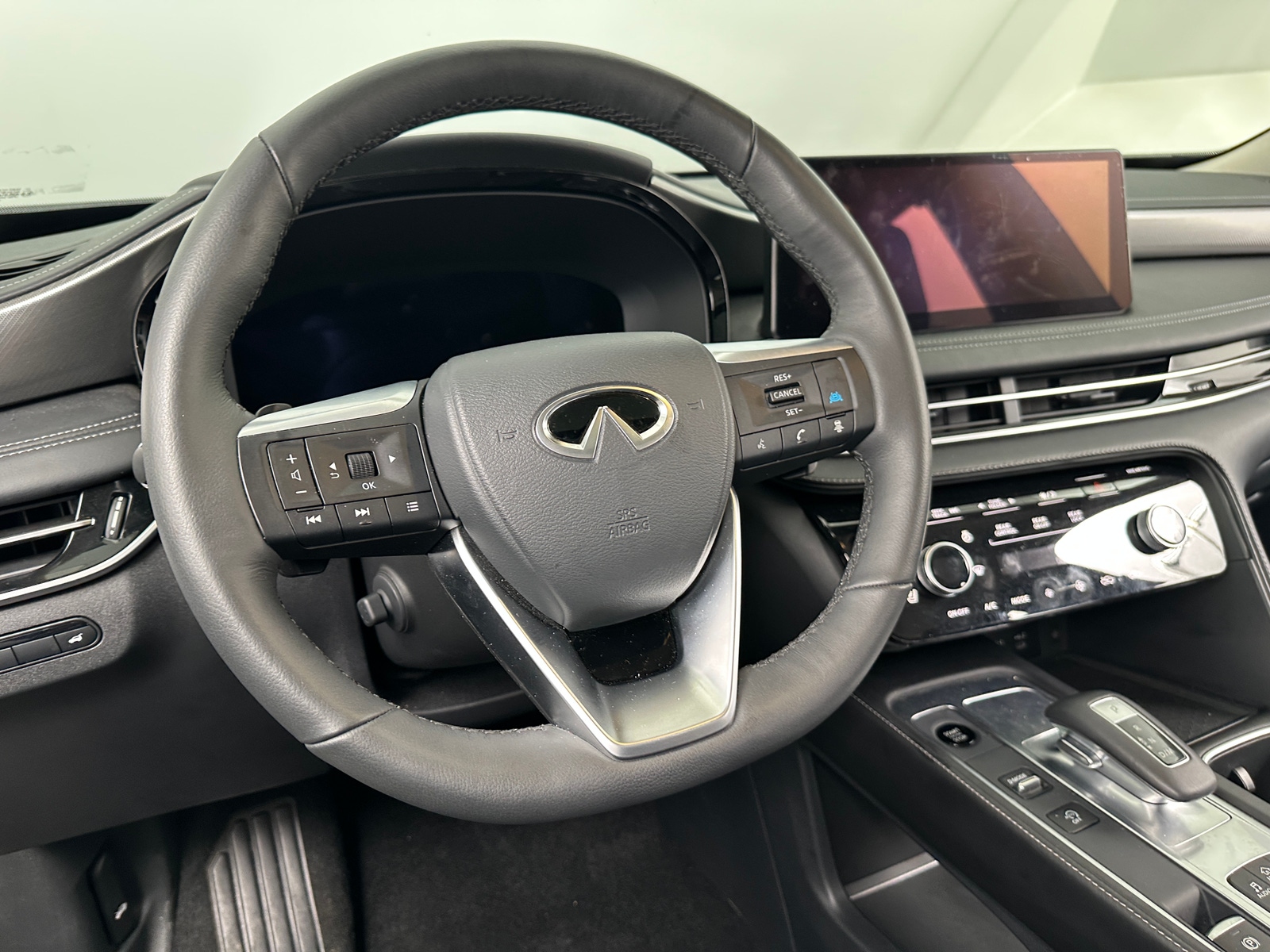 Thumbnail: 2026 INFINITI QX60 - 4
