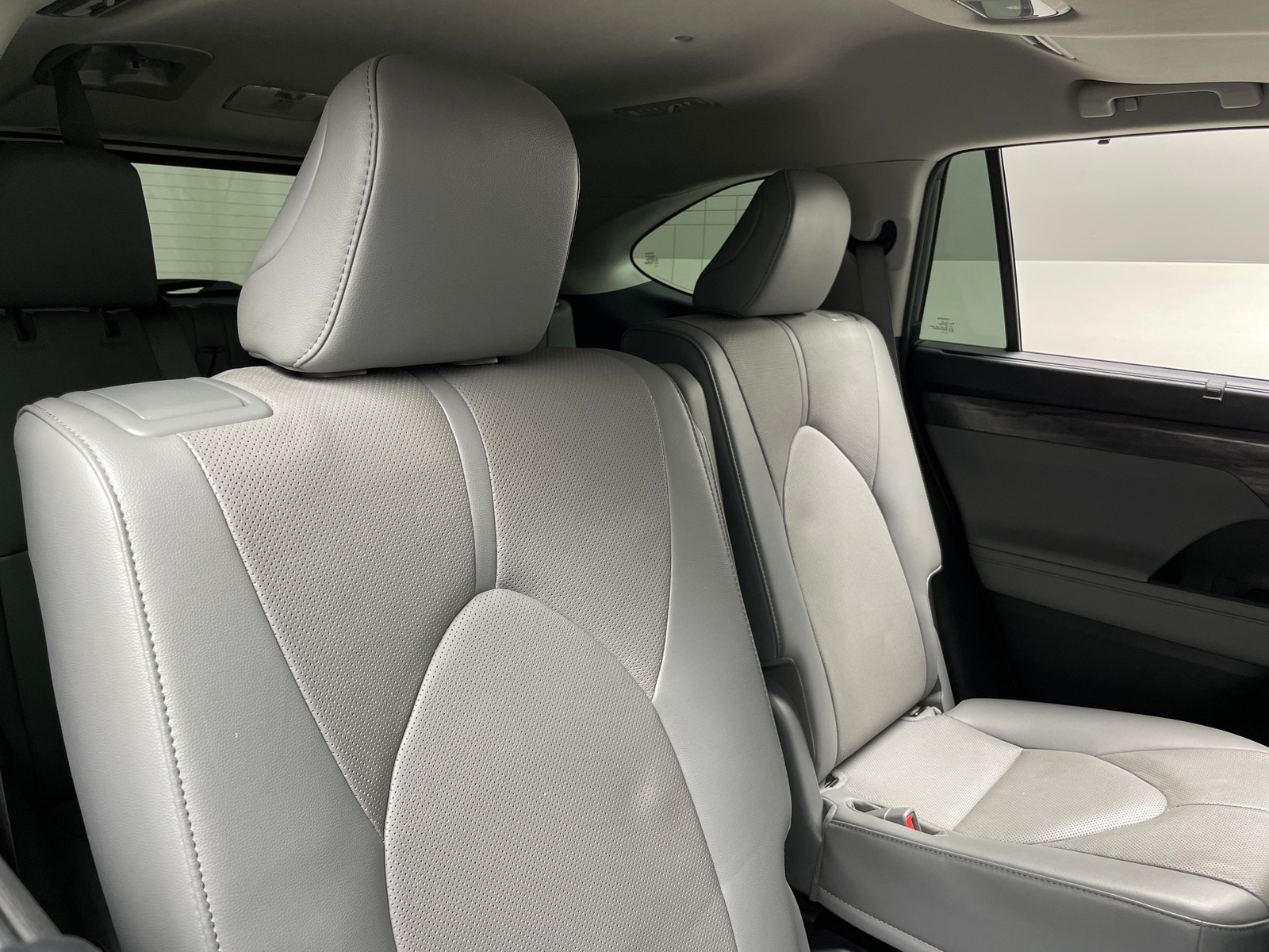 Thumbnail: 2022 Toyota Highlander - 5