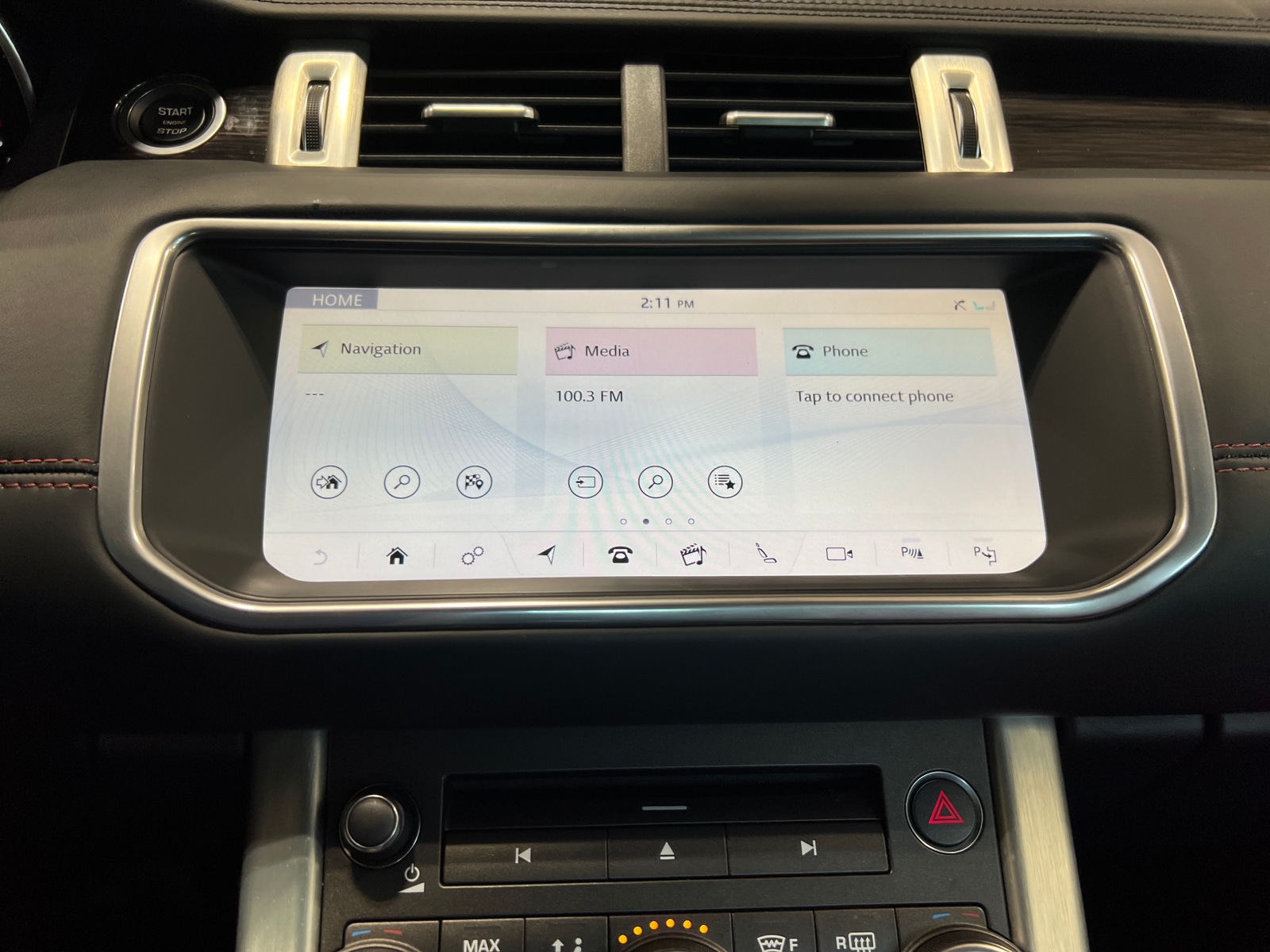 Thumbnail: 2019 Land Rover Range Rover Evoque - 3