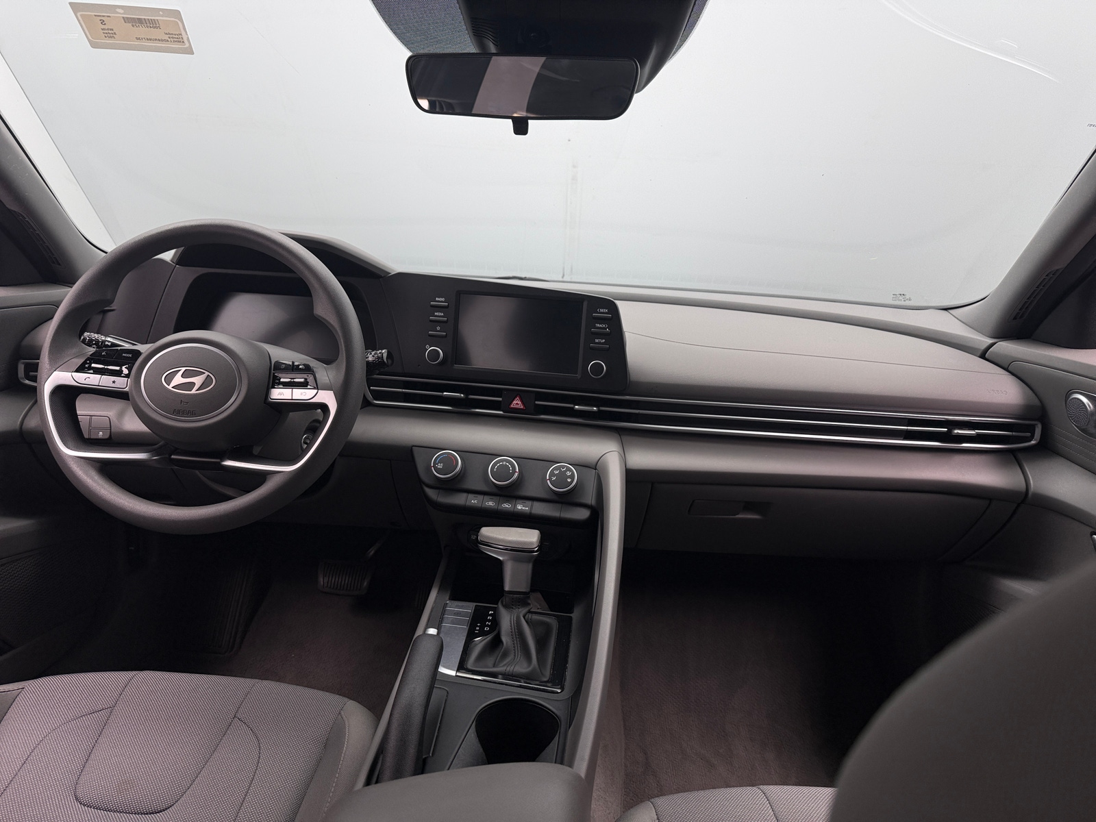 Thumbnail: 2024 Hyundai Elantra - 3