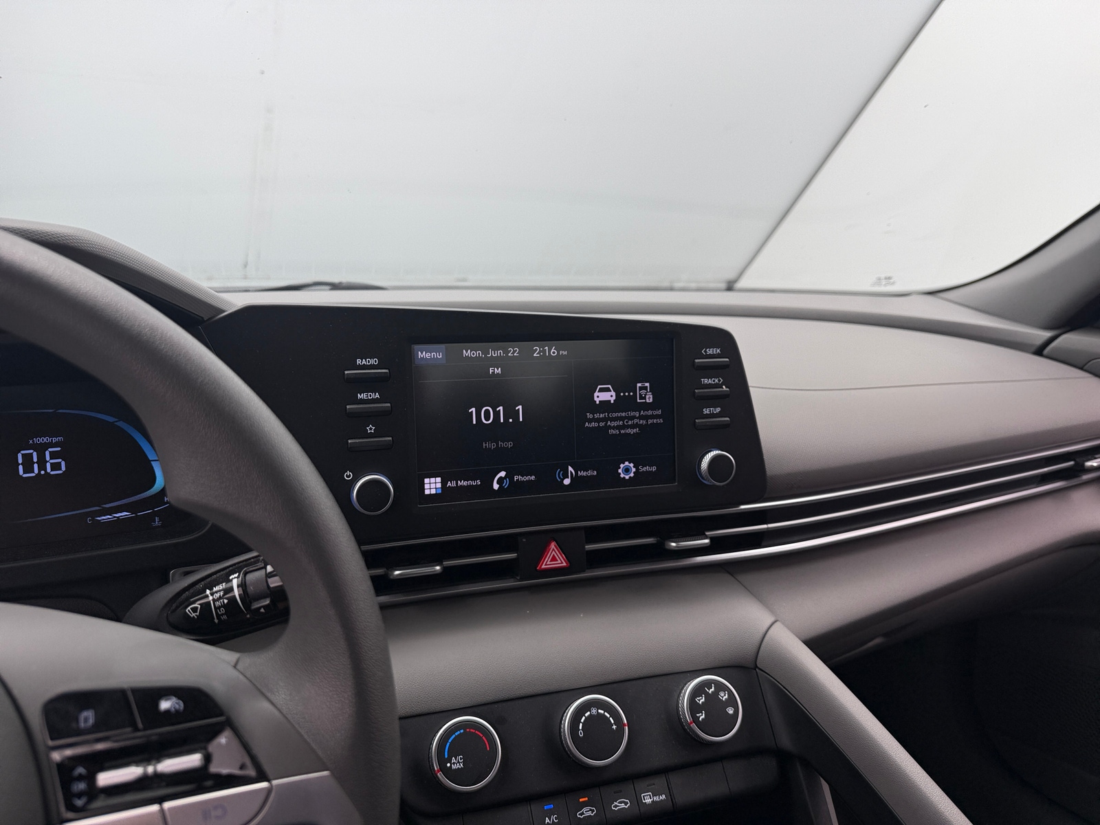 Thumbnail: 2024 Hyundai Elantra - 4