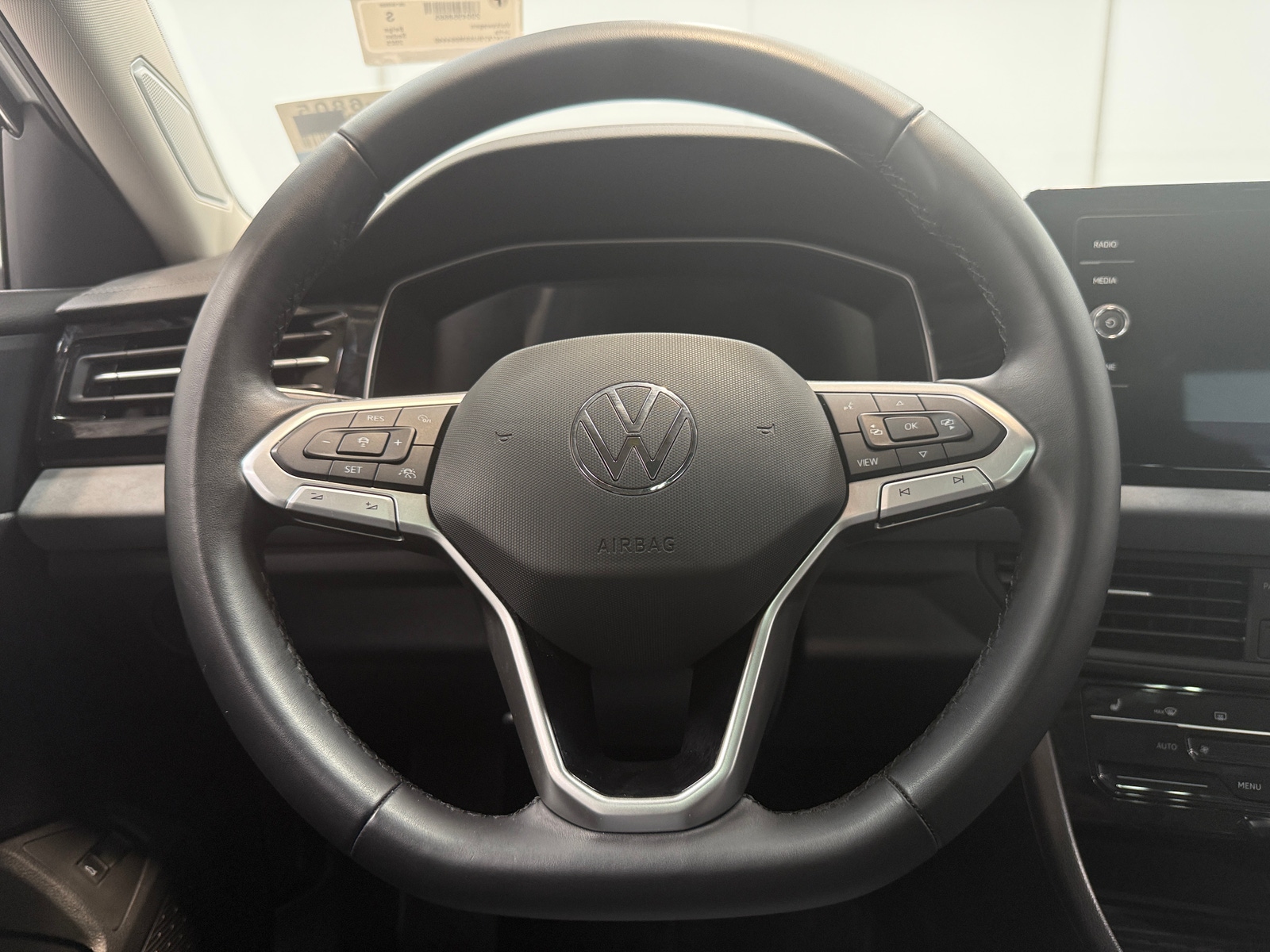 Thumbnail: 2025 Volkswagen Jetta - 4
