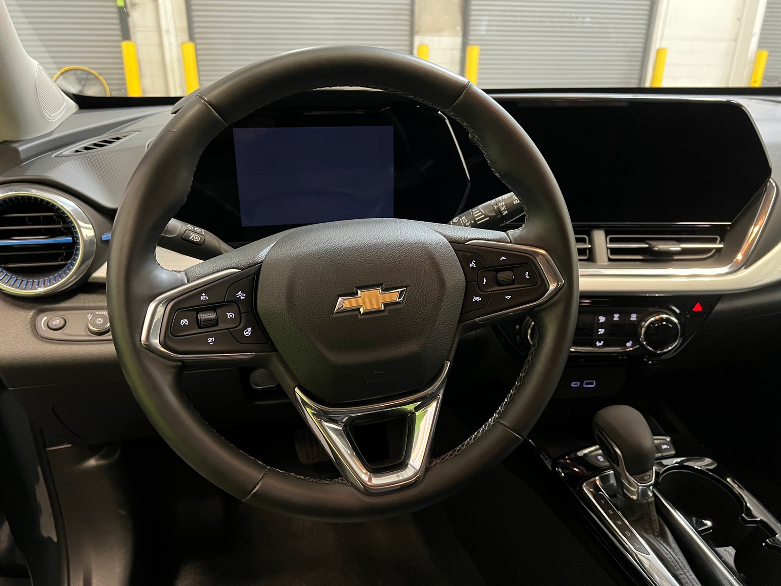 Thumbnail: 2025 Chevrolet Trax - 5