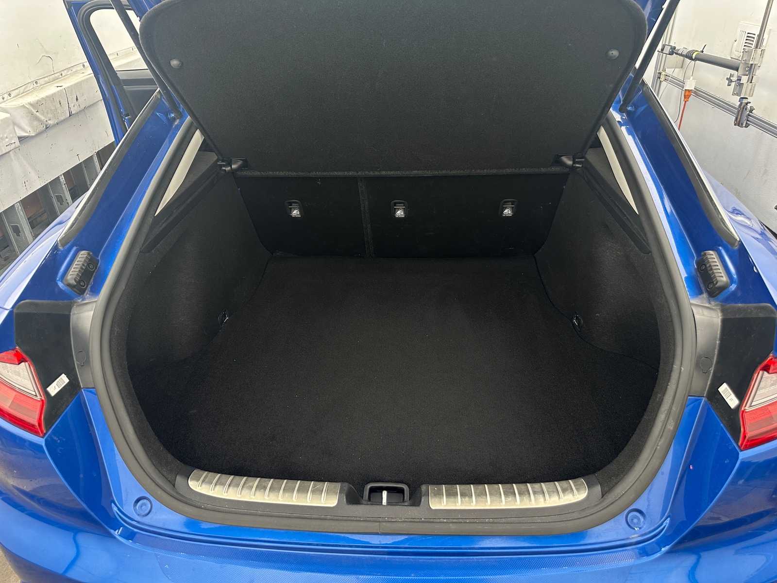 Thumbnail: 2019 Kia Stinger - 6