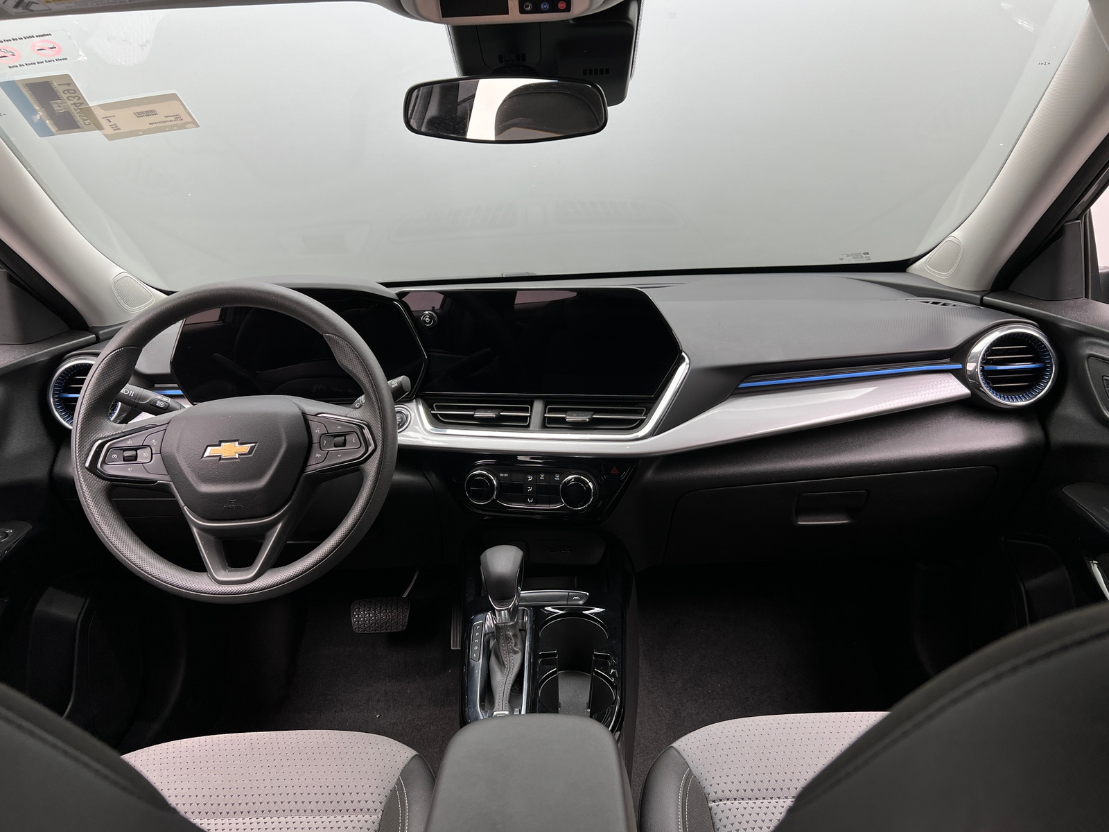 Thumbnail: 2025 Chevrolet Trax - 3