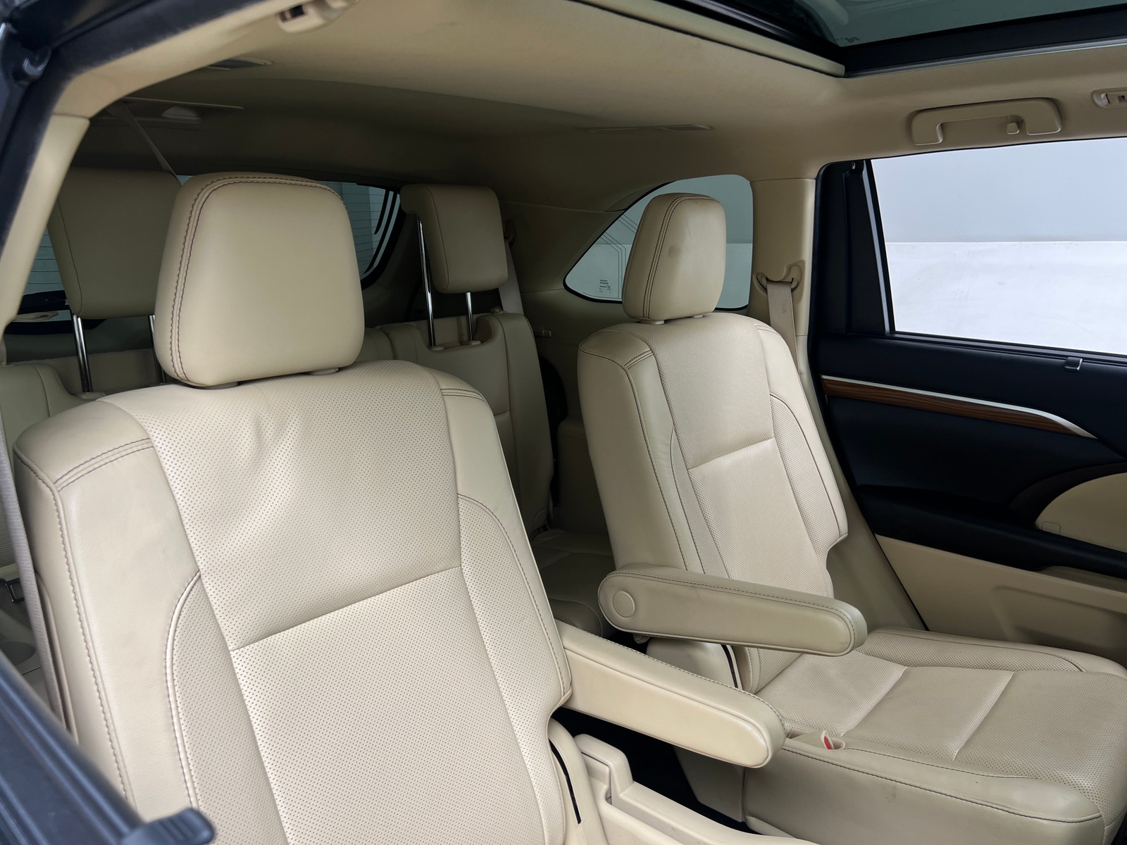 Thumbnail: 2019 Toyota Highlander - 5