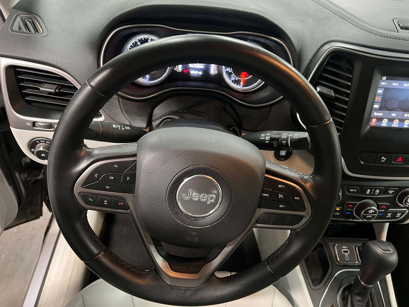 Thumbnail: 2020 Jeep Cherokee - 5