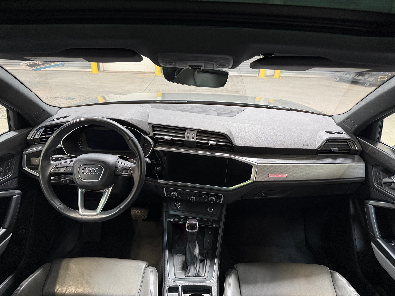 Thumbnail: 2023 Audi Q3 - 2