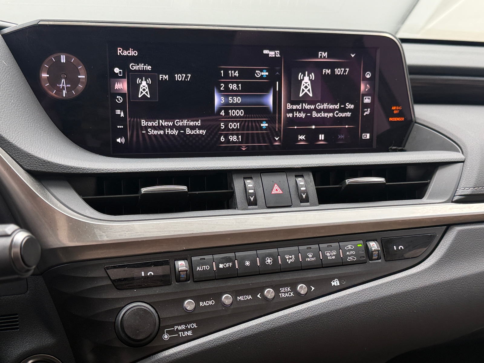 Thumbnail: 2019 Lexus ES - 4