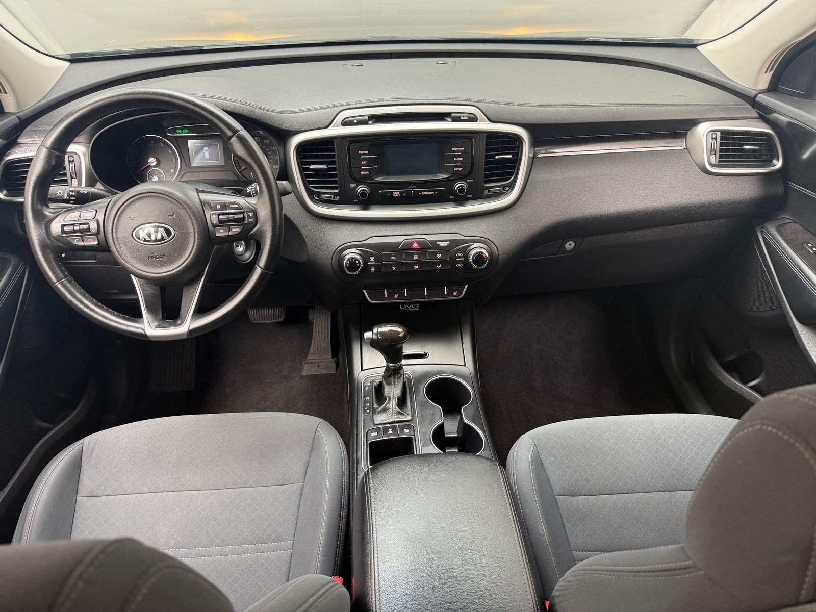 Thumbnail: 2016 Kia Sorento - 3