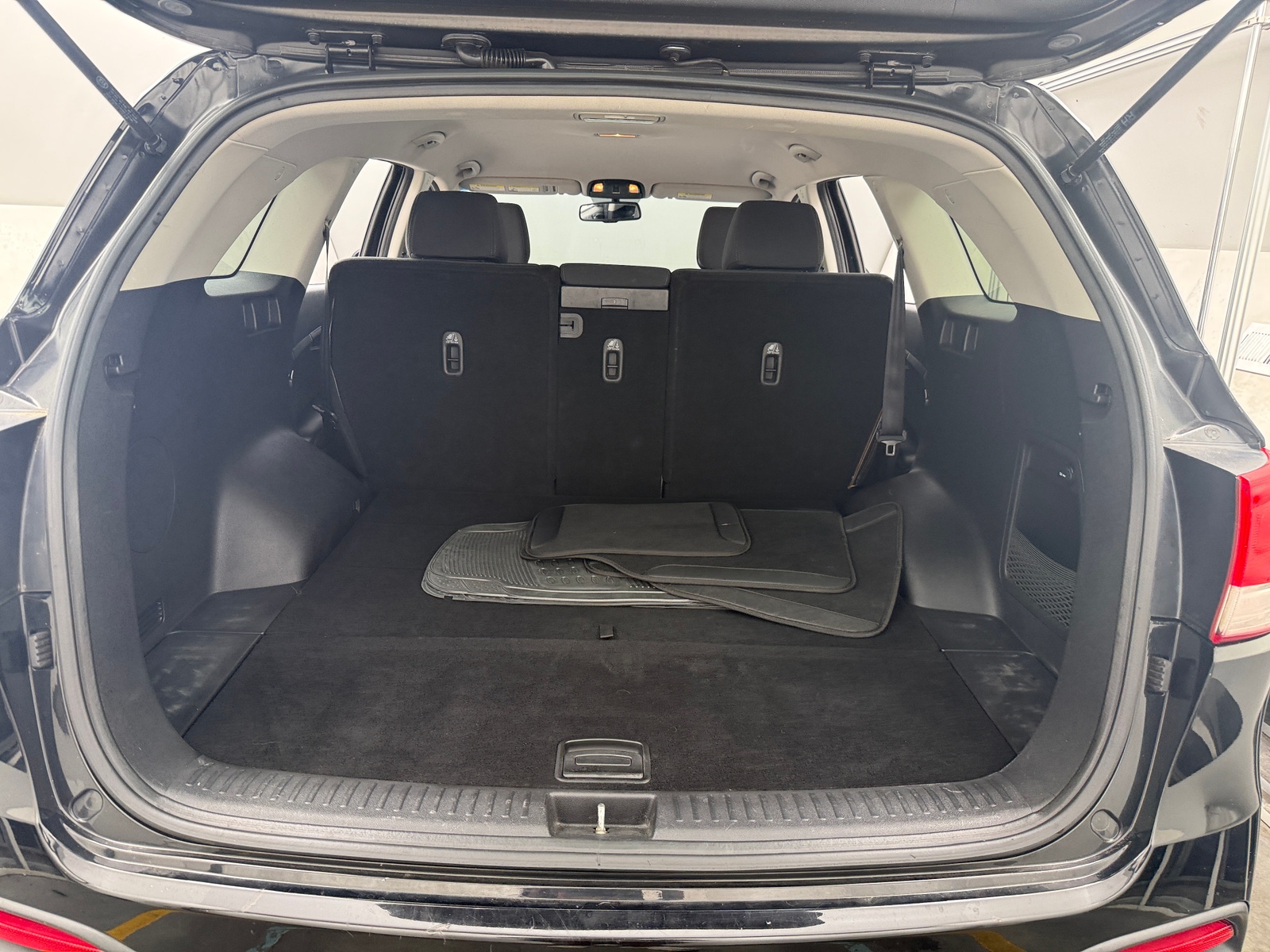 Thumbnail: 2016 Kia Sorento - 7
