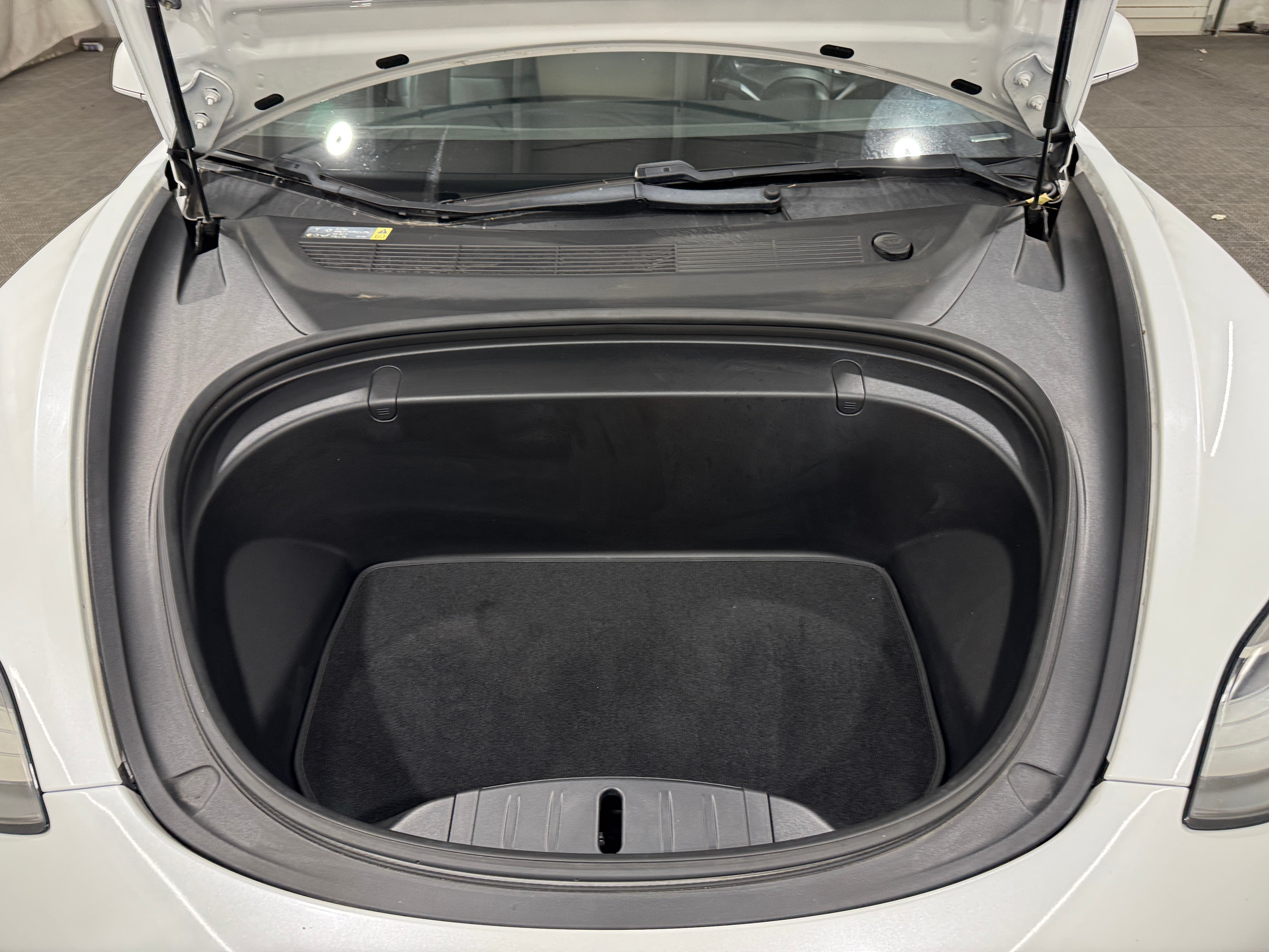 Used 2018 Tesla Model 3 Long Range with VIN 5YJ3E1EA5JF039238 for sale in Oak Creek, WI