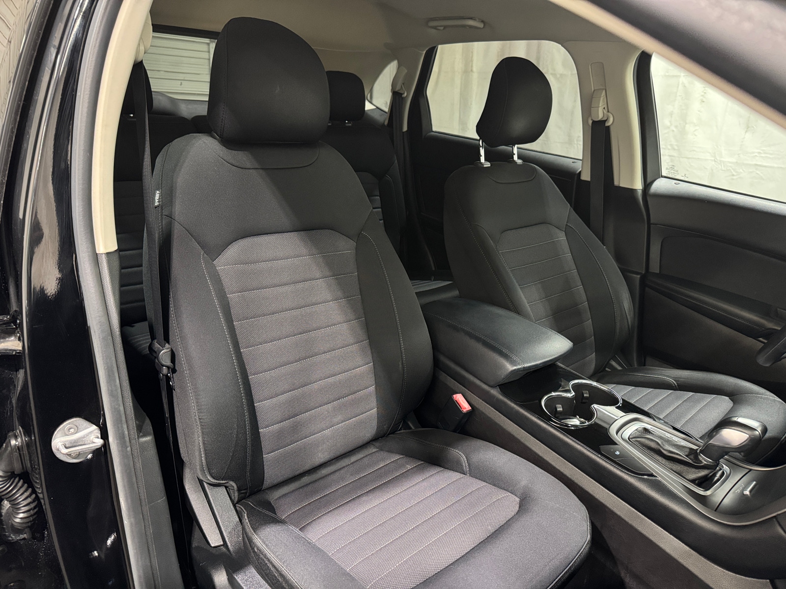 Thumbnail: 2017 Ford Edge - 2