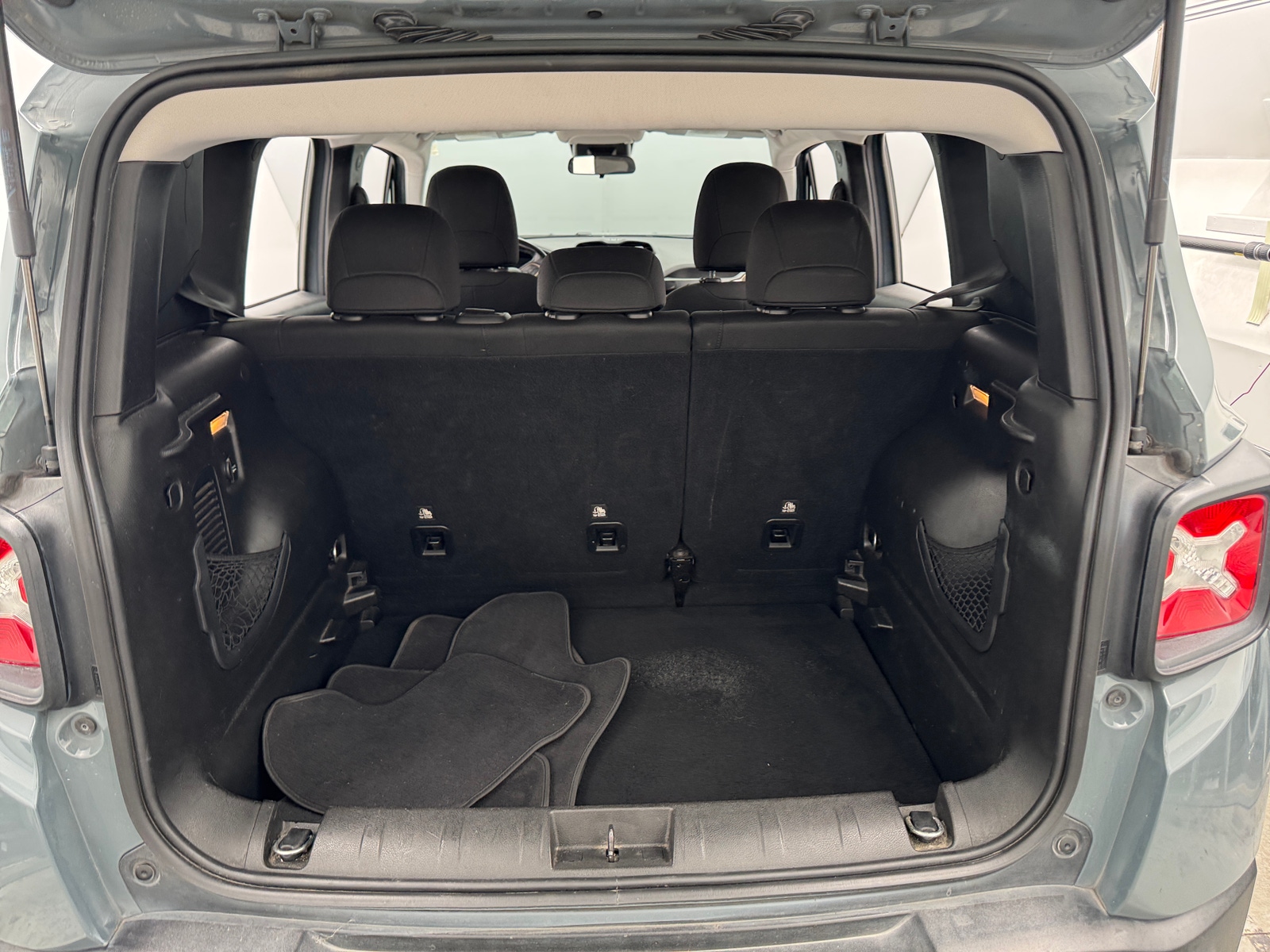 Thumbnail: 2017 Jeep Renegade - 7