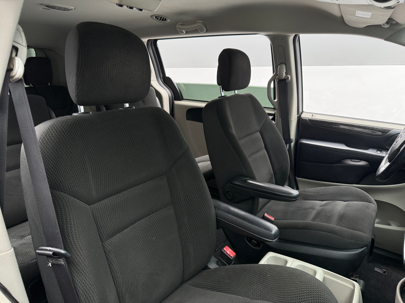 Thumbnail: 2017 Dodge Grand Caravan - 2