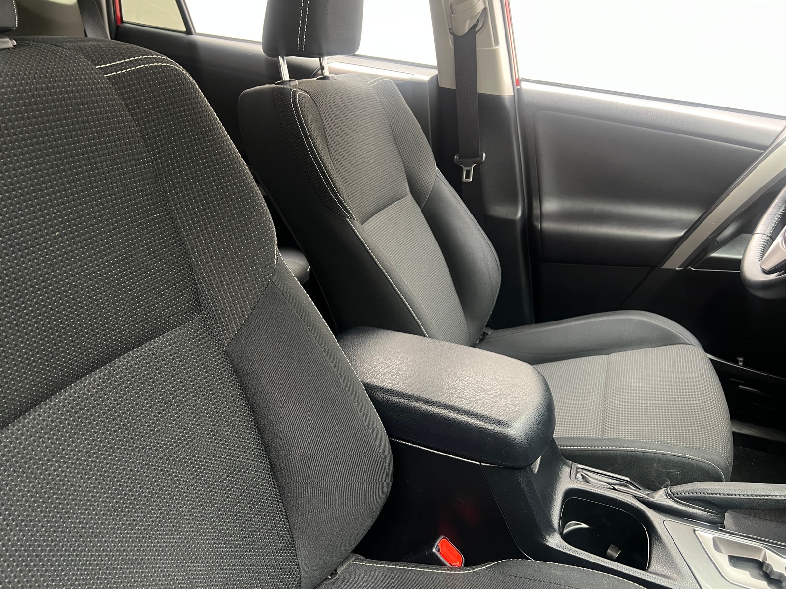 Thumbnail: 2017 Toyota RAV4 - 2