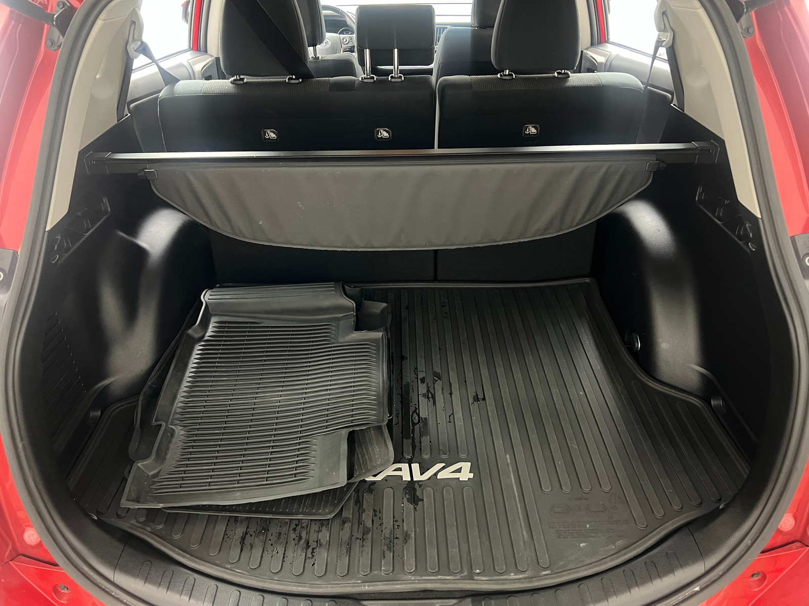 Thumbnail: 2017 Toyota RAV4 - 7
