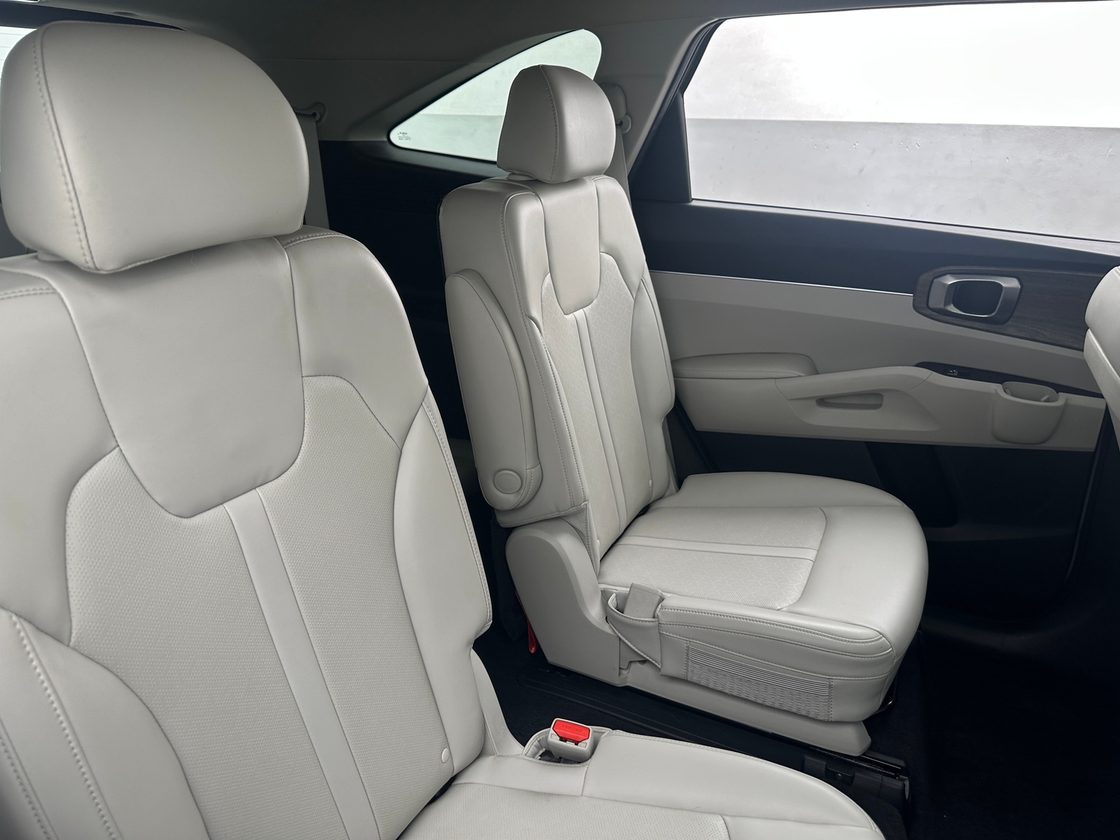 Thumbnail: 2023 Kia Sorento - 5
