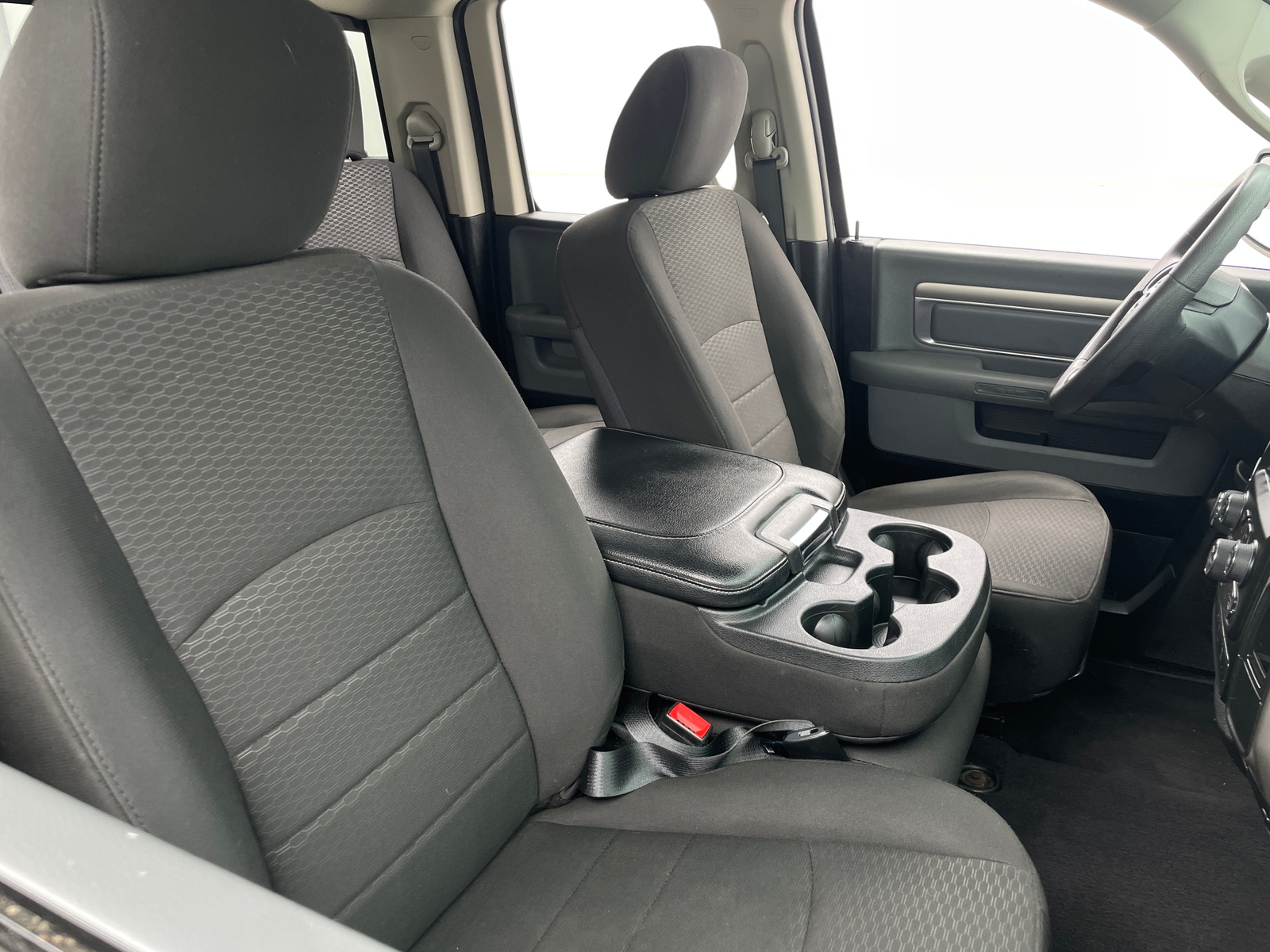Thumbnail: 2020 RAM 1500 Classic - 2