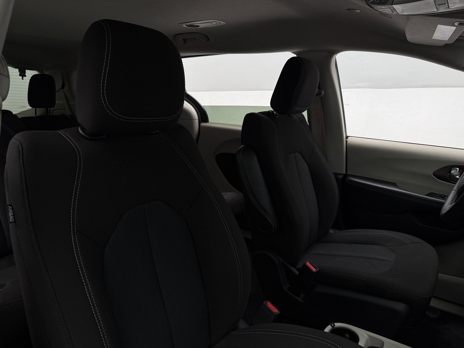 Thumbnail: 2023 Chrysler Voyager - 2