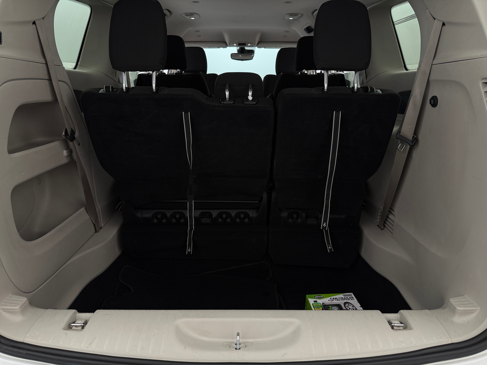 Thumbnail: 2023 Chrysler Voyager - 7