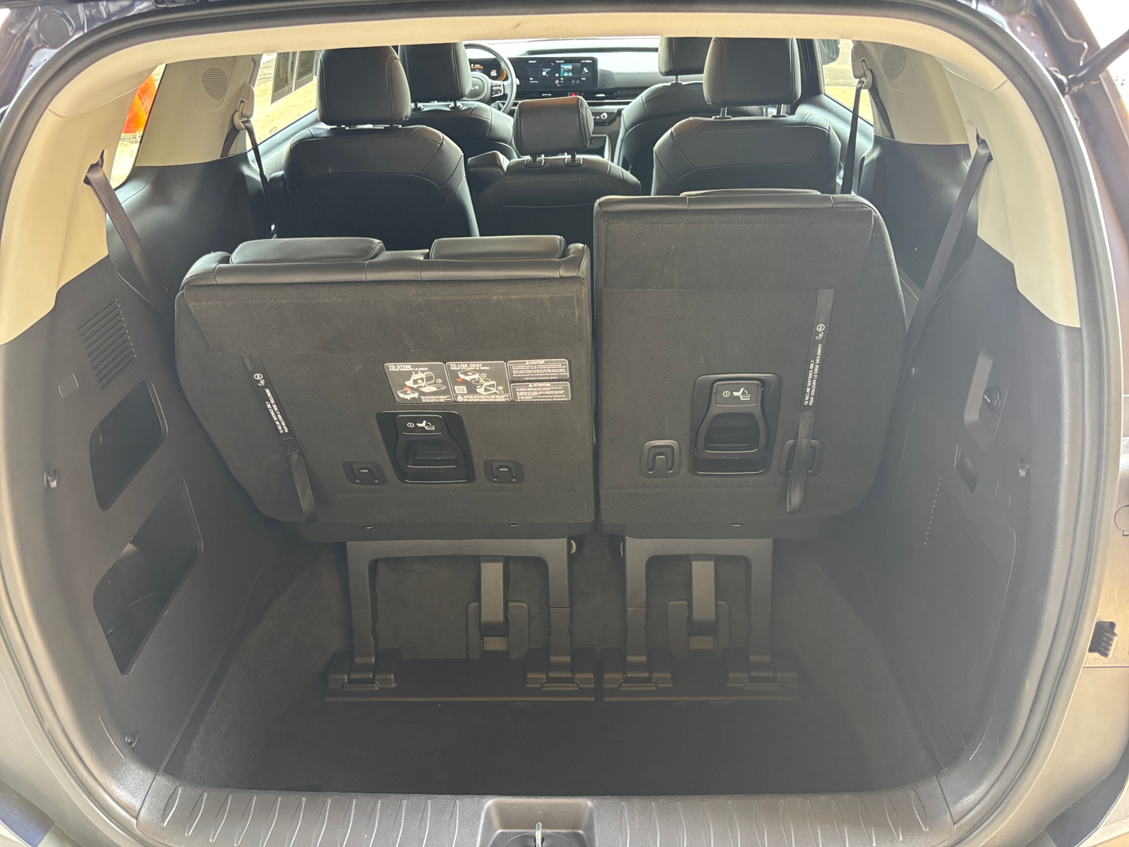 Thumbnail: 2026 Kia Carnival - 5