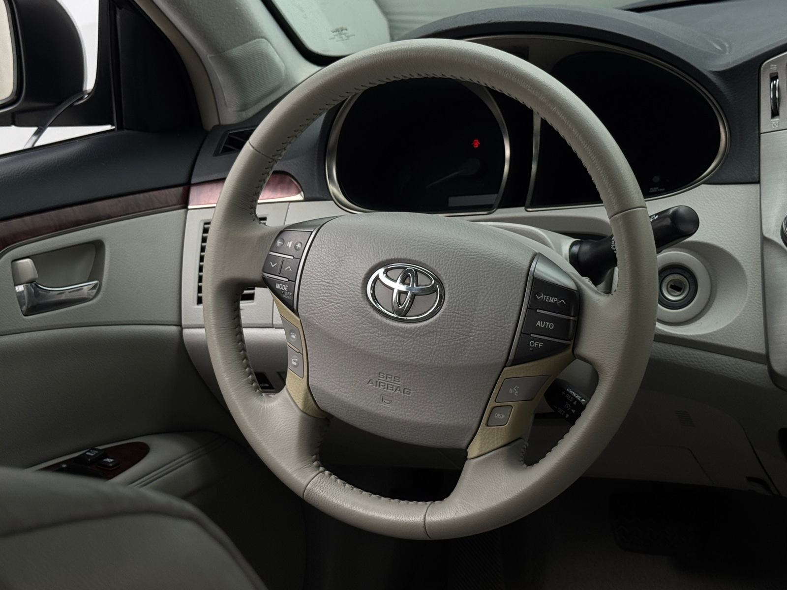 Thumbnail: 2011 Toyota Avalon - 5