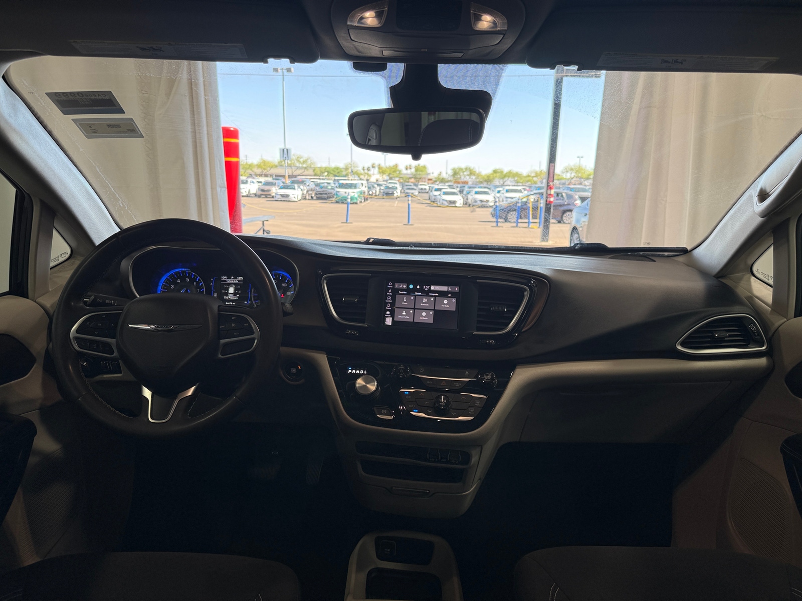 Thumbnail: 2022 Chrysler Voyager - 3