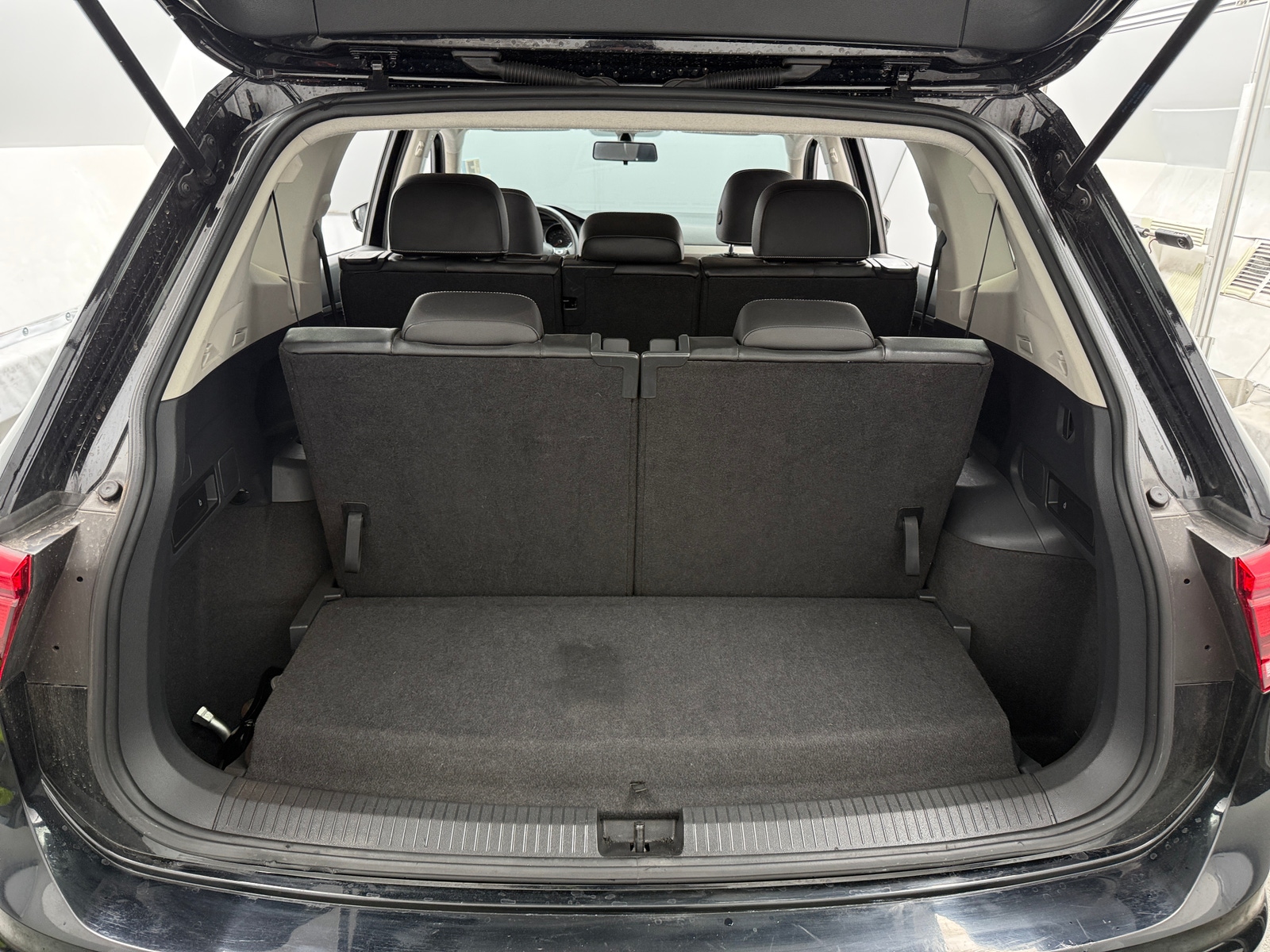 Thumbnail: 2021 Volkswagen Tiguan - 6