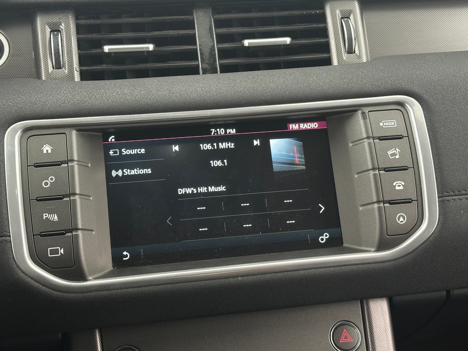 Thumbnail: 2019 Land Rover Range Rover Evoque - 3