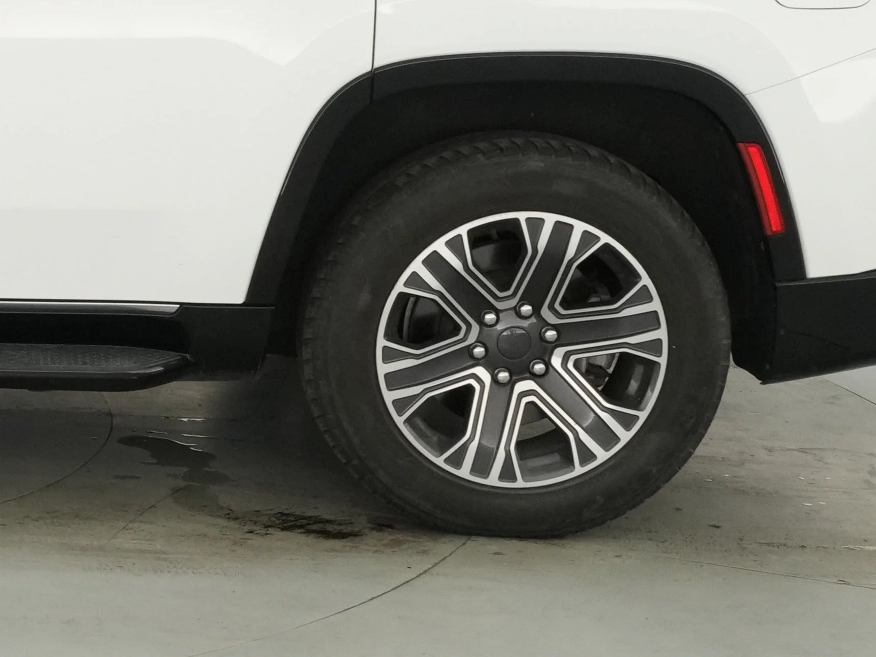 2023 Jeep Wagoneer Series II - Photo 11