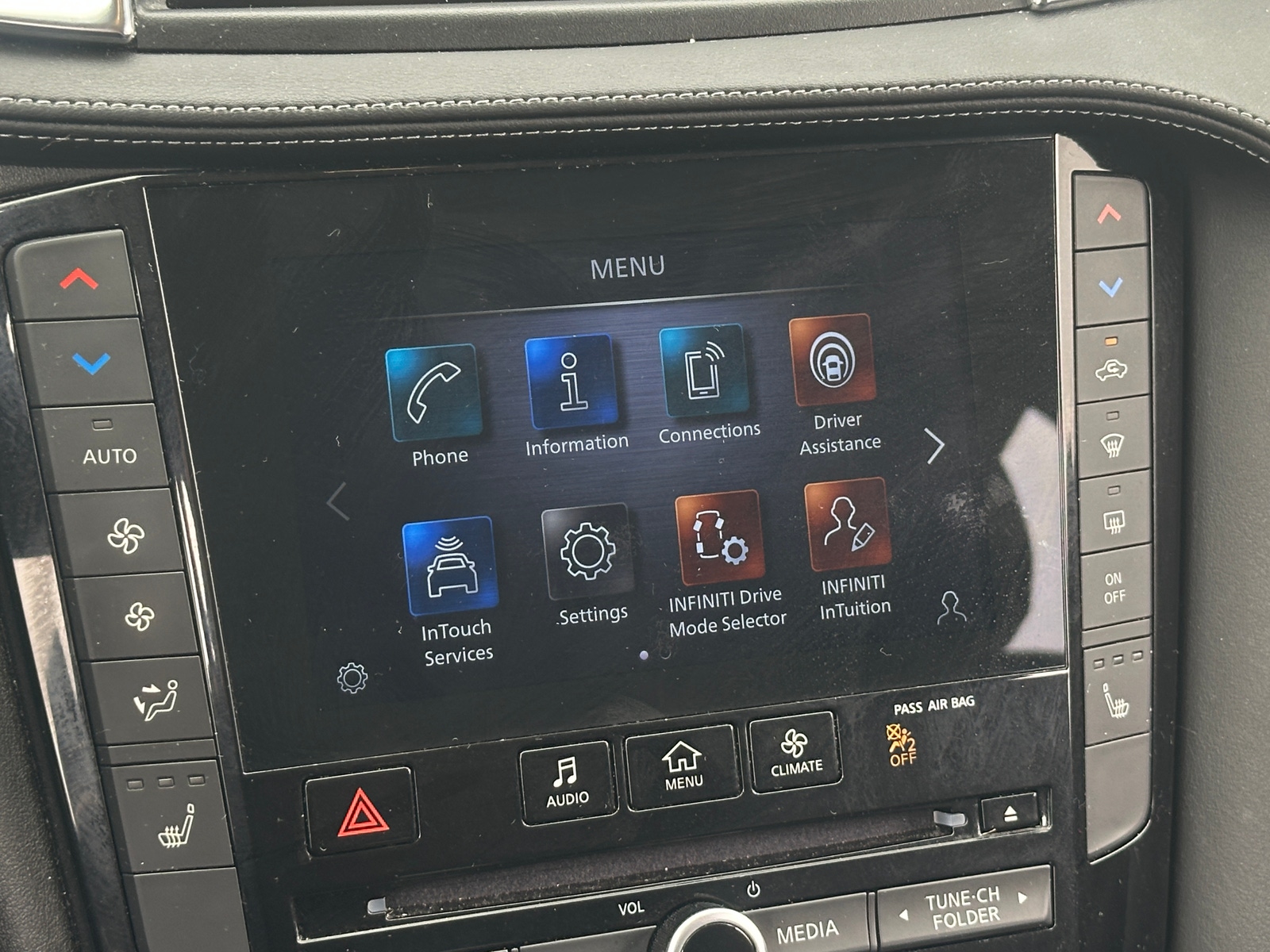 Thumbnail: 2023 INFINITI QX50 - 3
