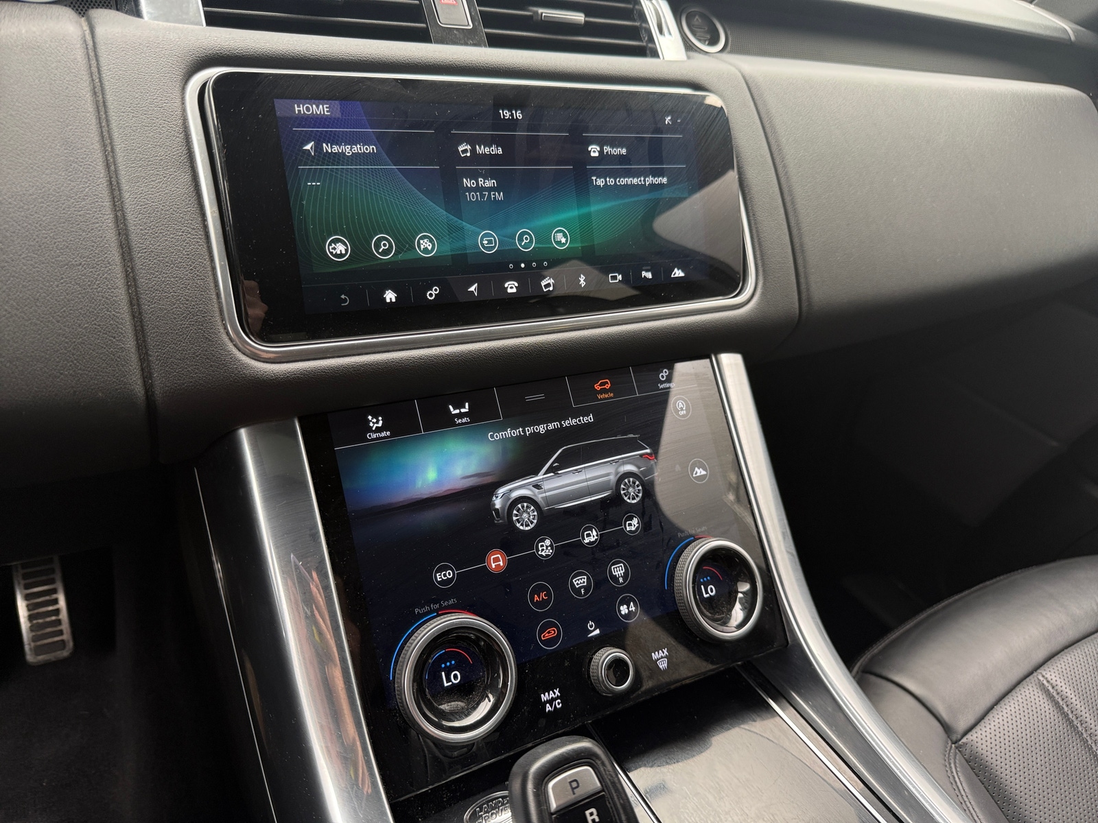 Thumbnail: 2021 Land Rover Range Rover Sport - 3