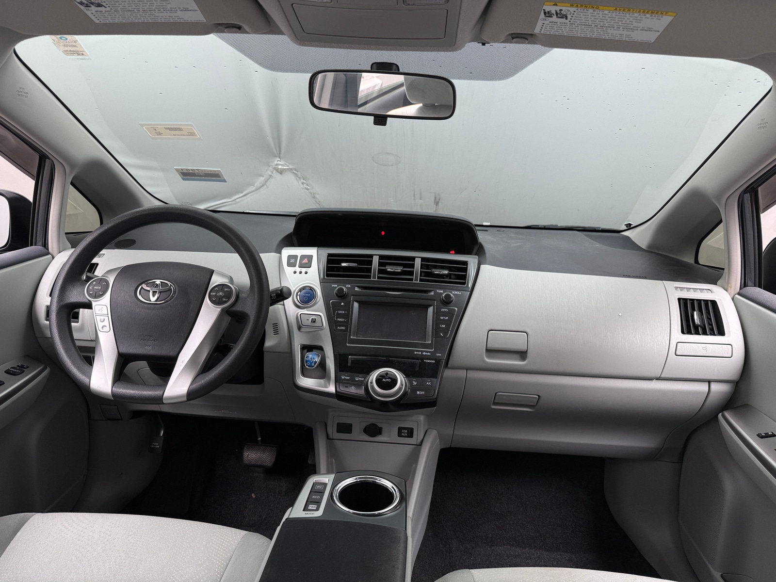 Thumbnail: 2012 Toyota Prius v - 3