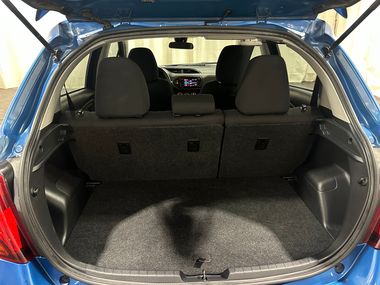 Thumbnail: 2017 Toyota Yaris - 7