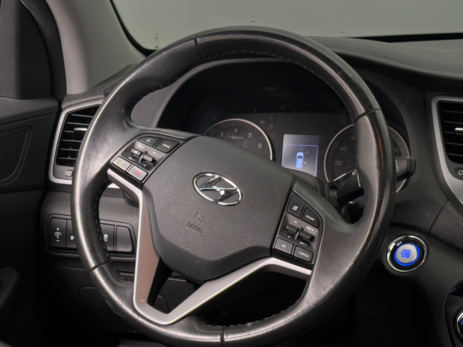Thumbnail: 2017 Hyundai Tucson - 4