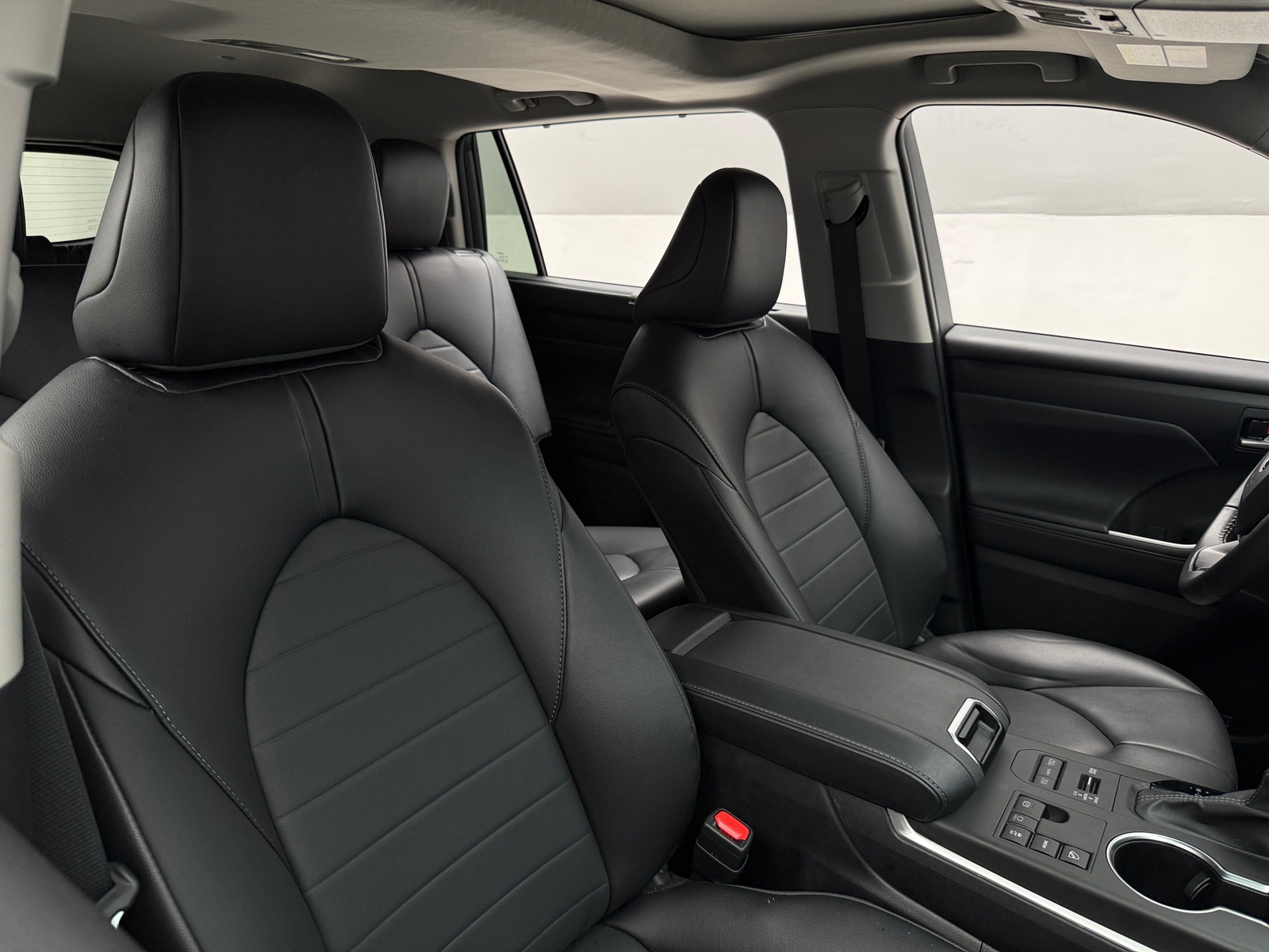 Thumbnail: 2024 Toyota Highlander - 2