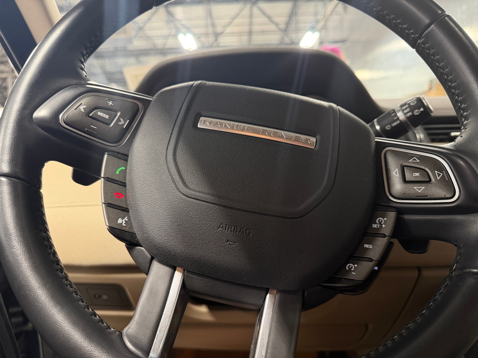 Thumbnail: 2019 Land Rover Range Rover Evoque - 4