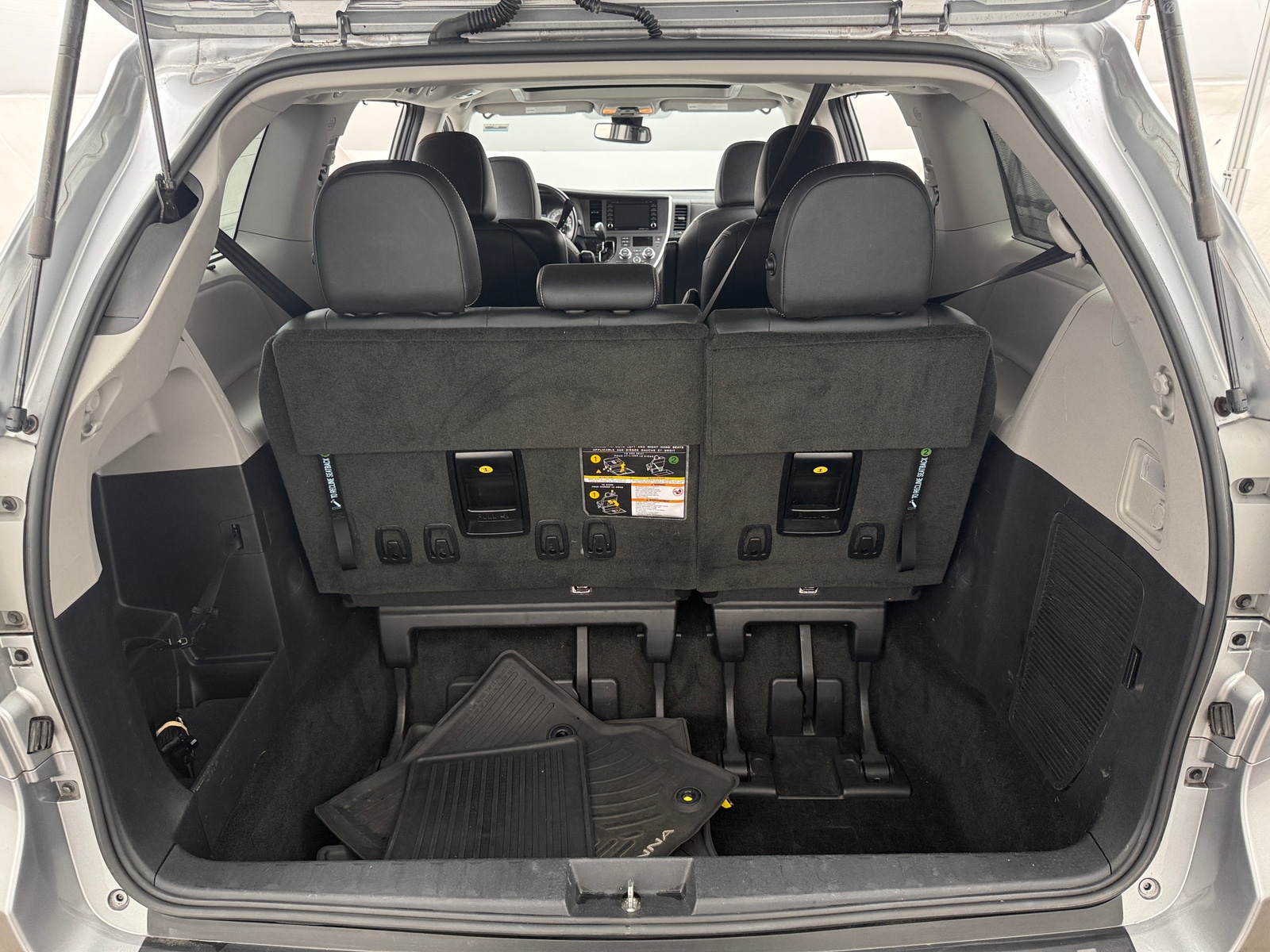 Thumbnail: 2018 Toyota Sienna - 6