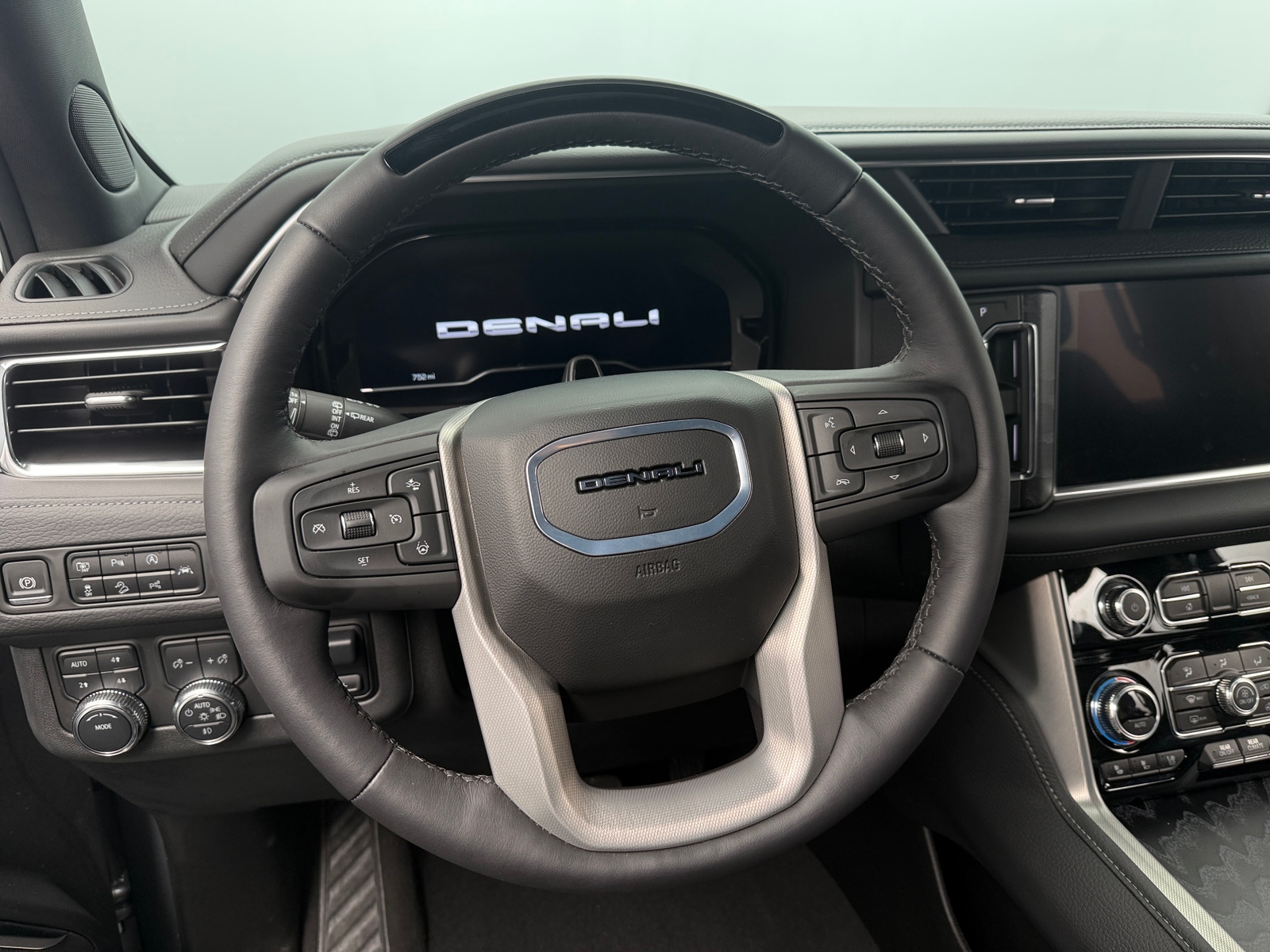 Thumbnail: 2024 GMC Yukon - 4