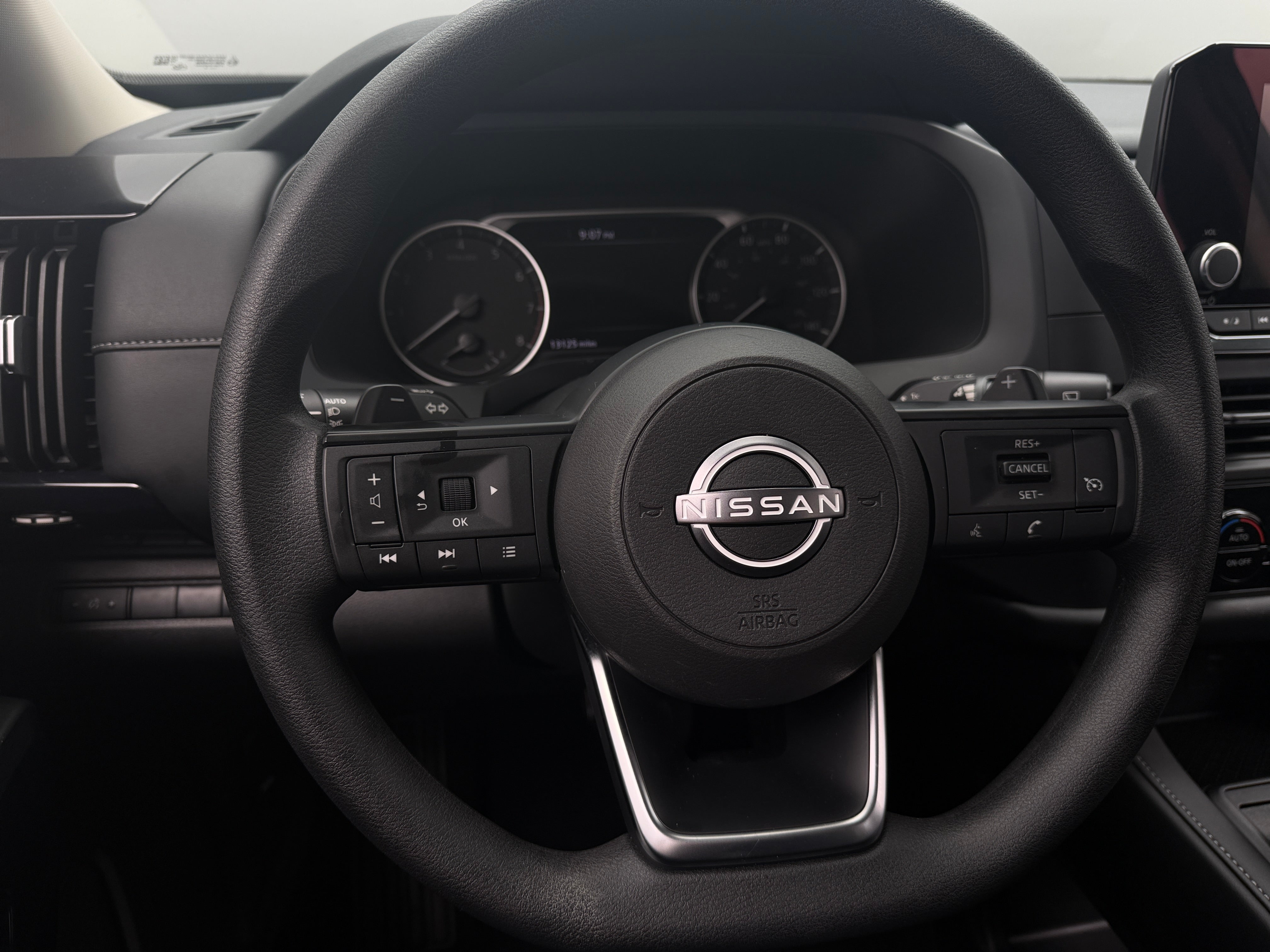 2025 Nissan Pathfinder S - Photo 7