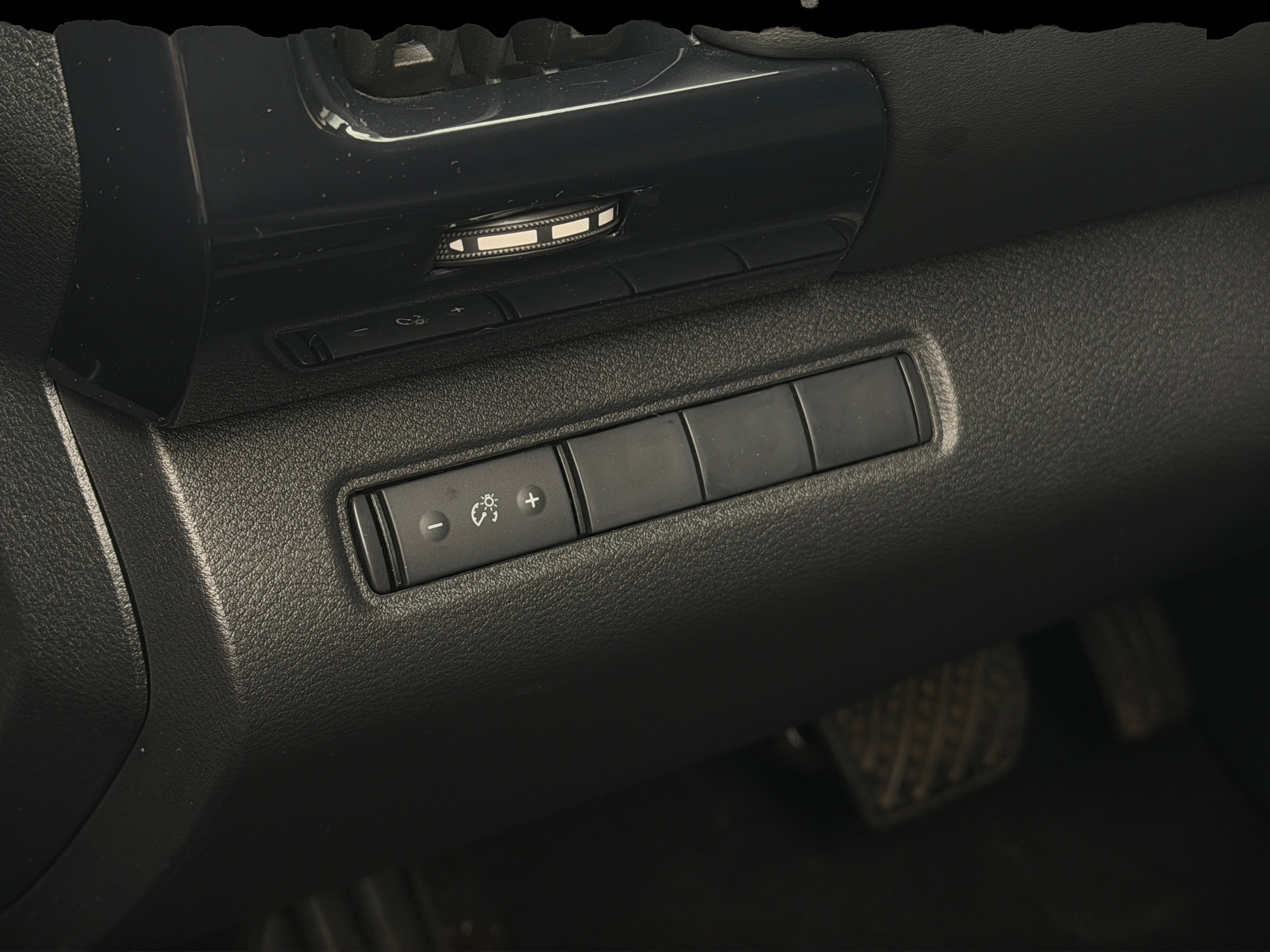 2025 Nissan Pathfinder S - Photo 10