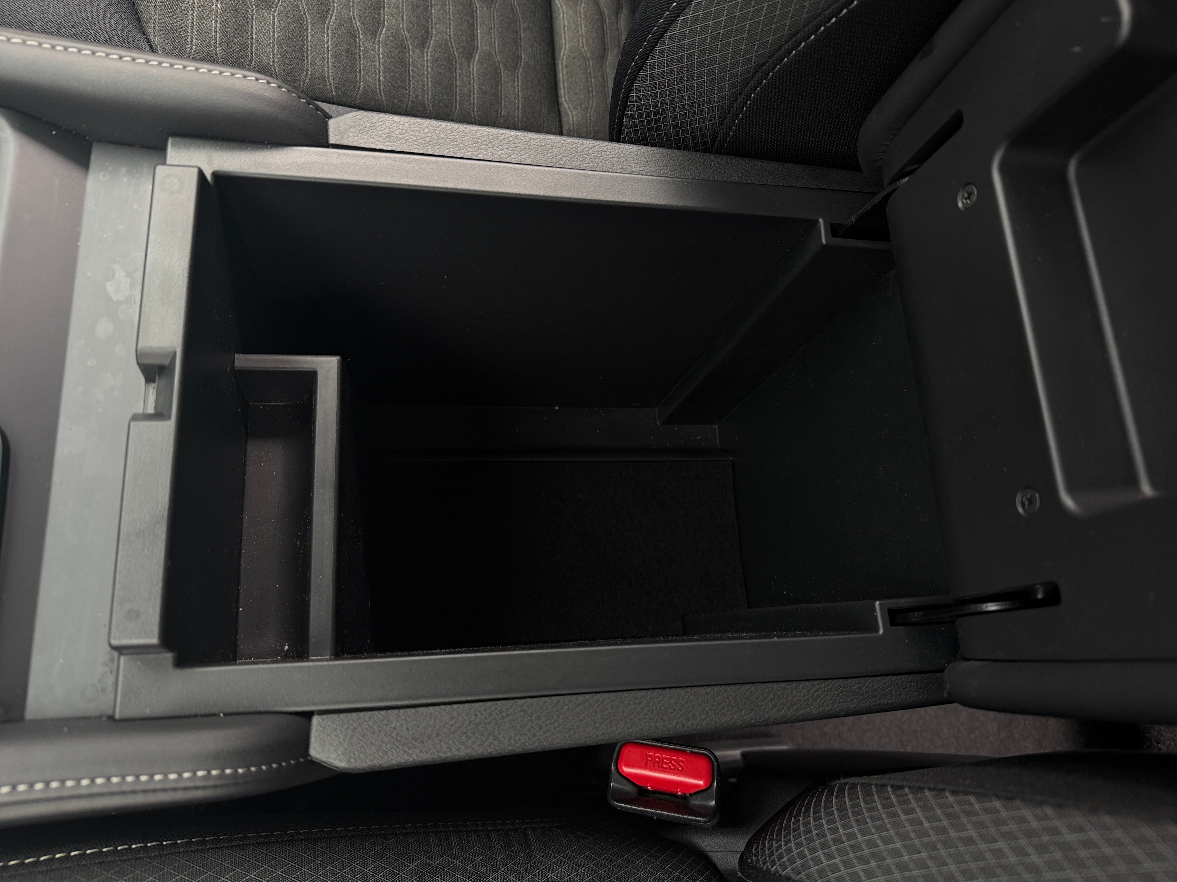 2025 Nissan Pathfinder S - Photo 14