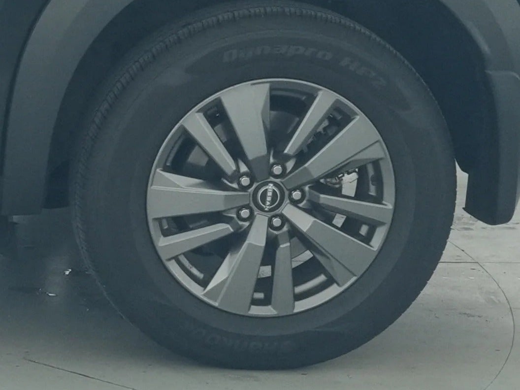 2025 Nissan Pathfinder S - Photo 15