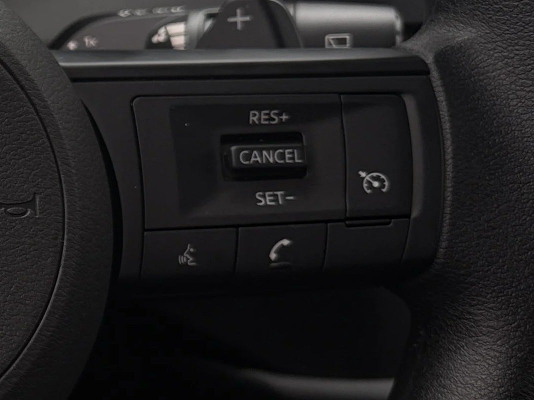 2025 Nissan Pathfinder S - Photo 16