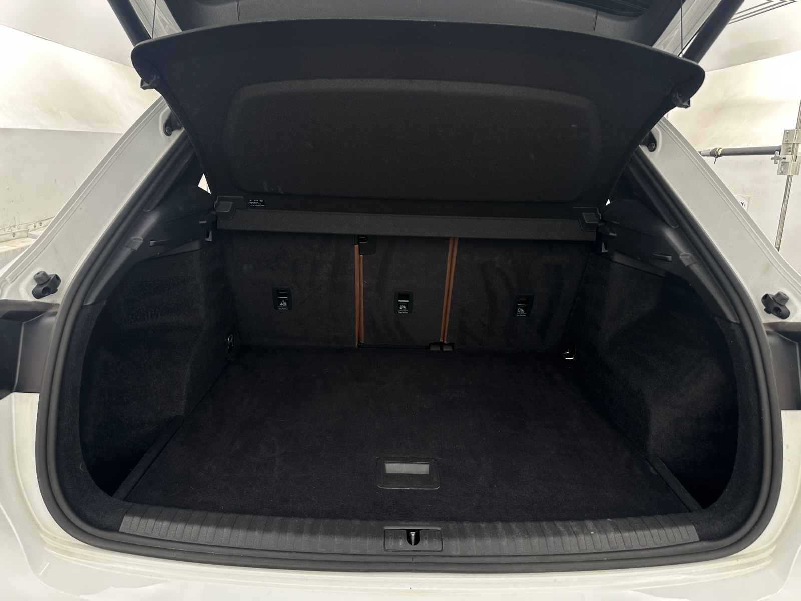 Thumbnail: 2021 Audi Q3 - 6